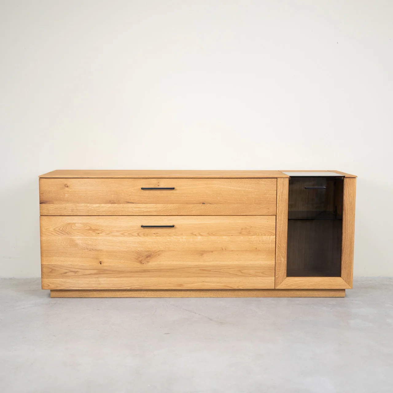 Aparador de madera maciza roble Arvik 3 | NordicStory - Image 10