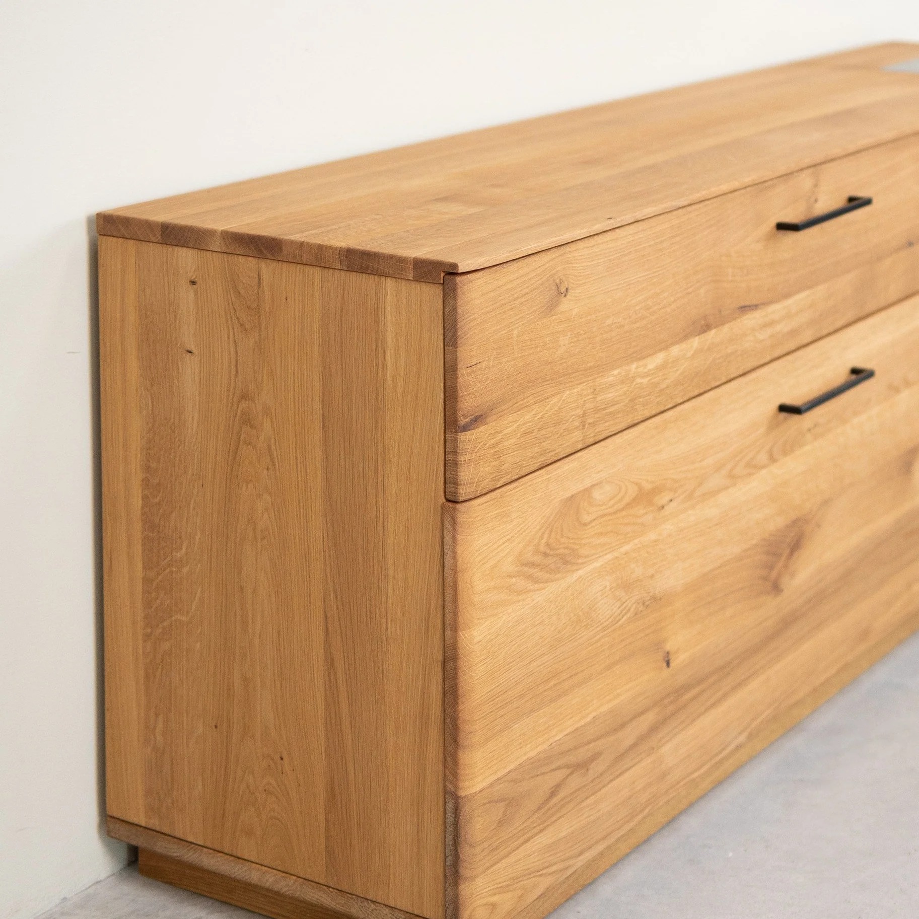 Cómoda aparador de madera maciza de roble Arvik 1 | NordicStory - Image 4