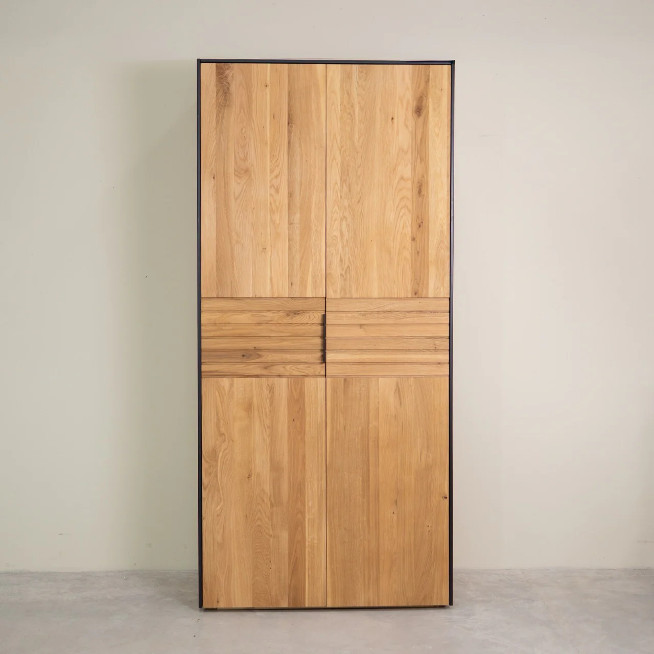 Armario con 2 puertas de madera maciza roble Runa | NordicStory