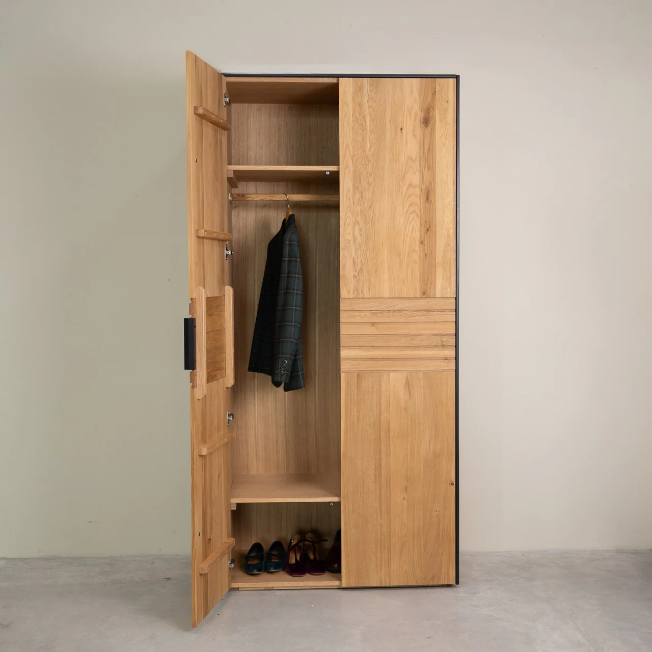 Armario con 2 puertas de madera maciza roble Runa | NordicStory - Image 2