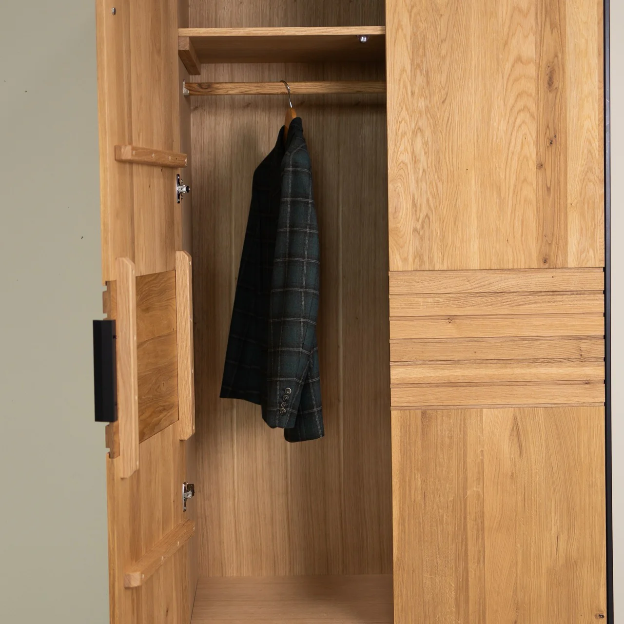 Armario con 2 puertas de madera maciza roble Runa | NordicStory - Image 8