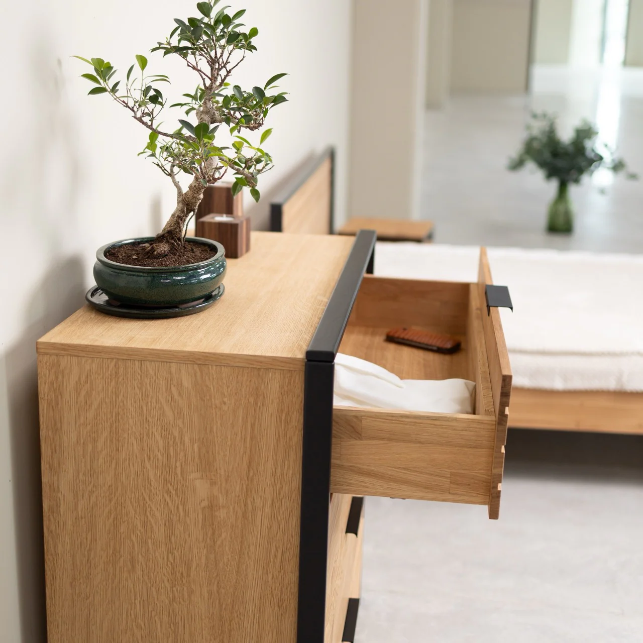 Cómoda de madera maciza roble Runa | NordicStory - Image 2
