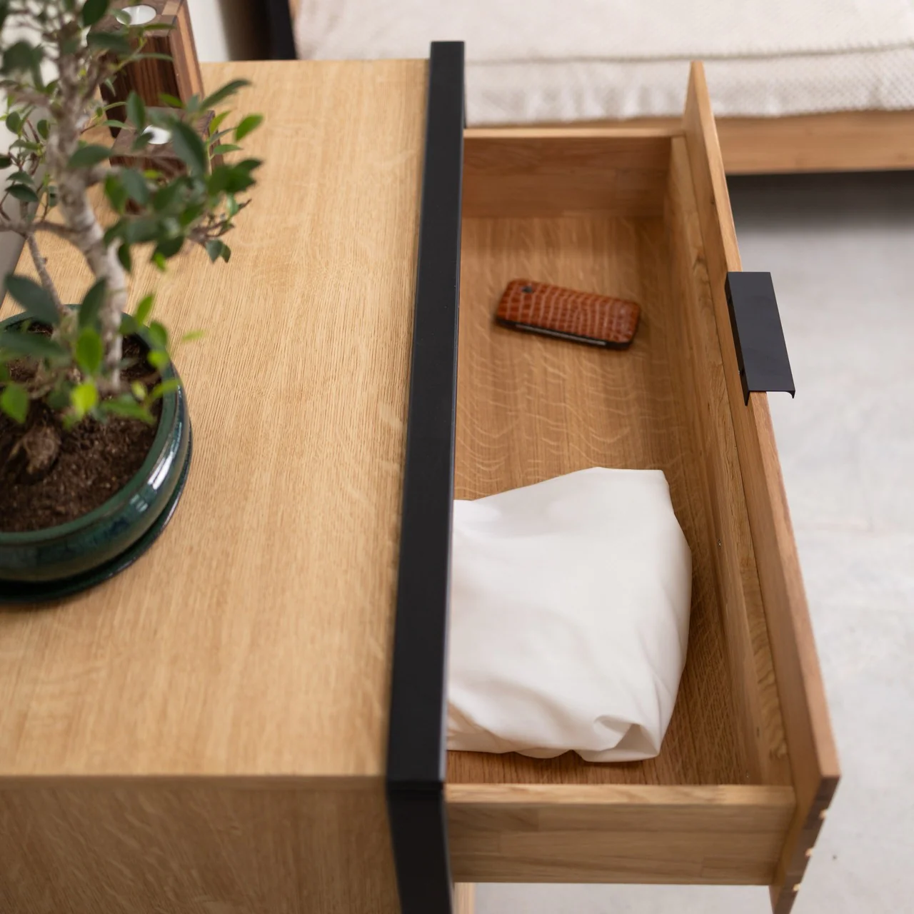 Cómoda de madera maciza roble Runa | NordicStory - Image 3