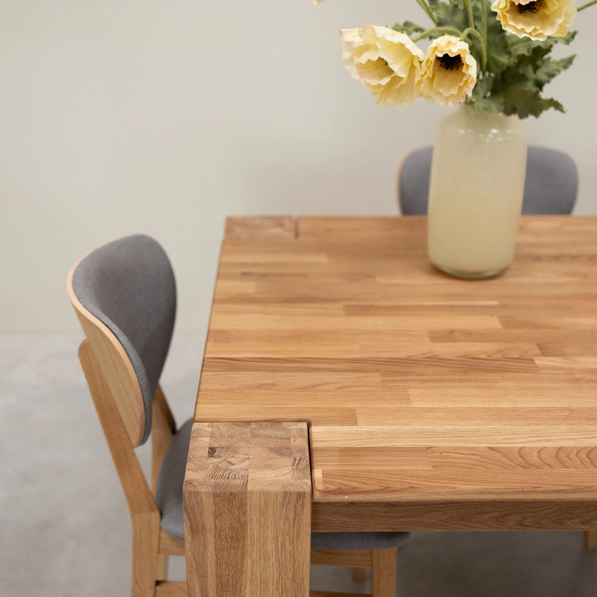 Mesa de comedor de madera maciza de roble Mauritz 3 | NordicStory - Image 4