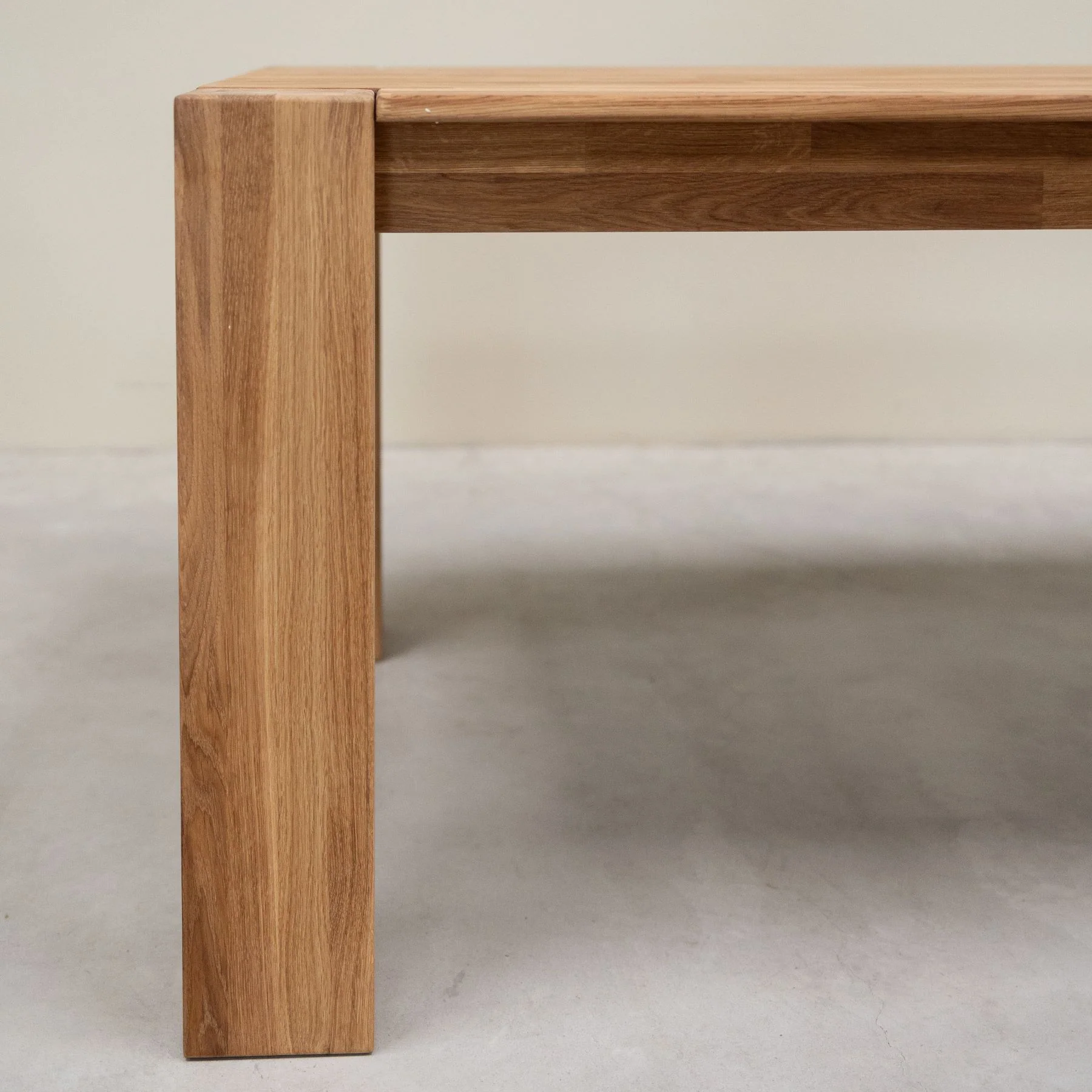 Mesa de comedor de madera maciza de roble Mauritz 3 | NordicStory - Image 6