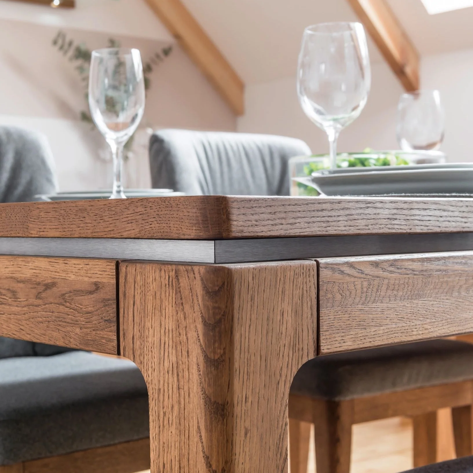 Mesa de comedor extensible de madera de roble Montenegro 40 | LoftStory - Image 3