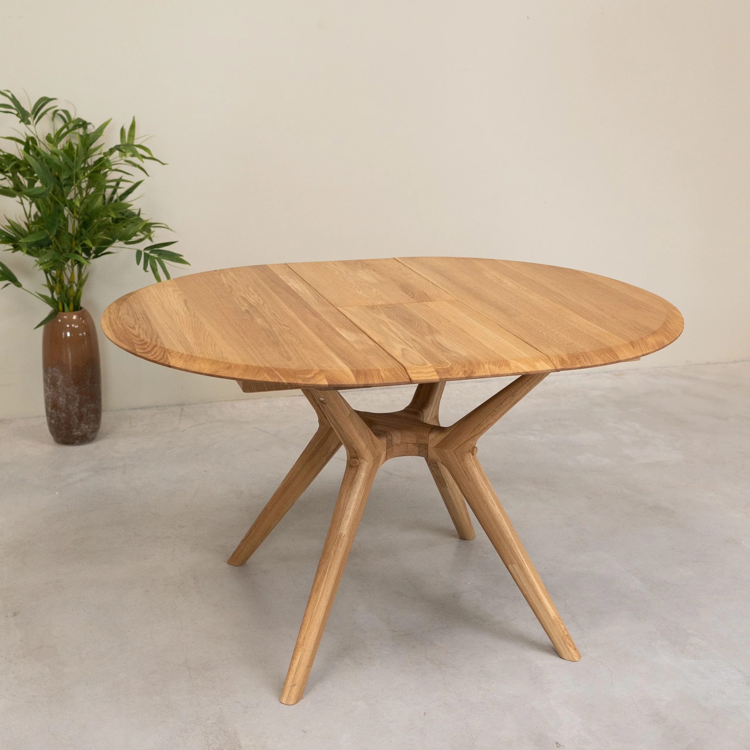 Mesa de comedor redonda y extensible de madera maciza roble Carmen | NordicStory - Image 11