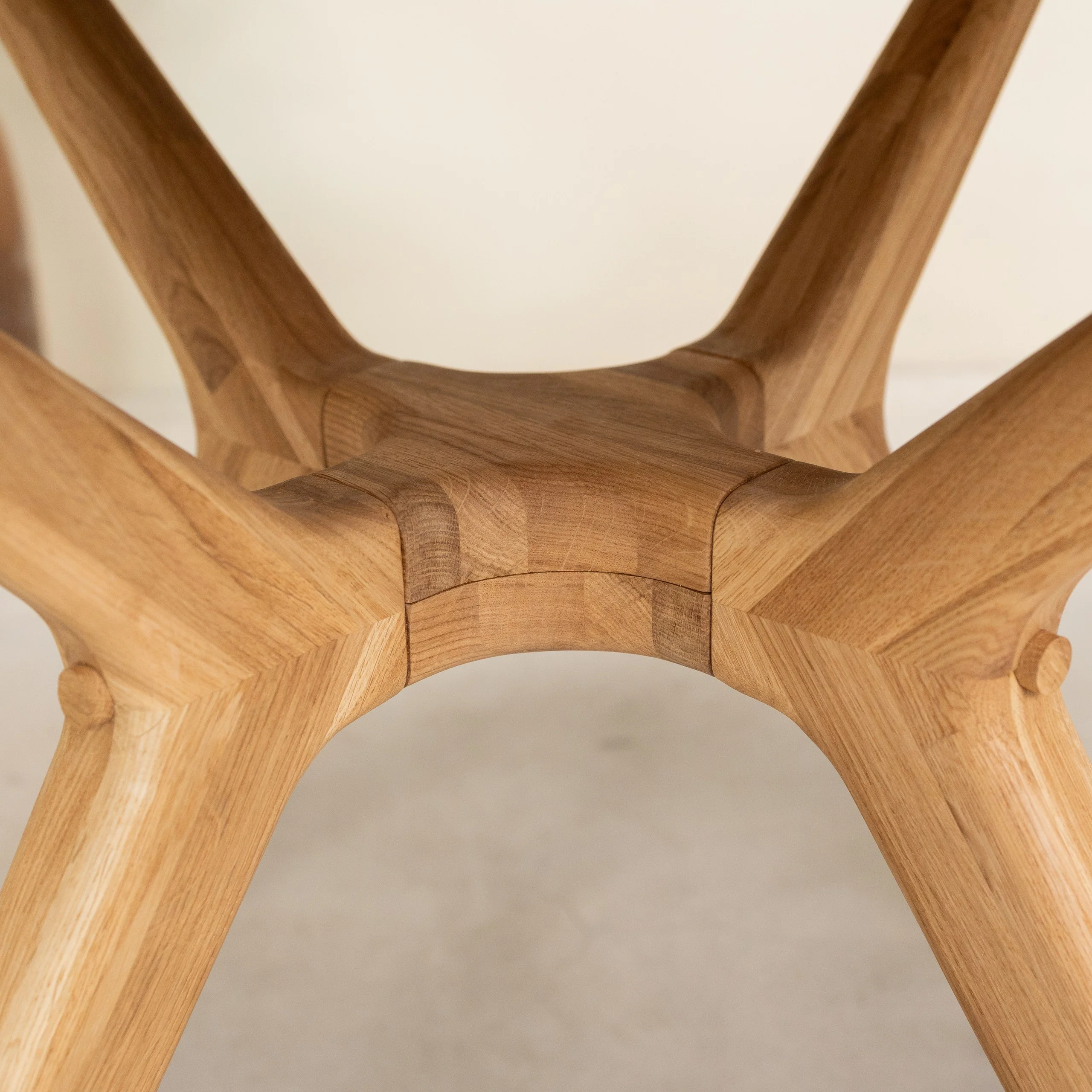 Mesa de comedor redonda y extensible de madera maciza roble Carmen | NordicStory - Image 13