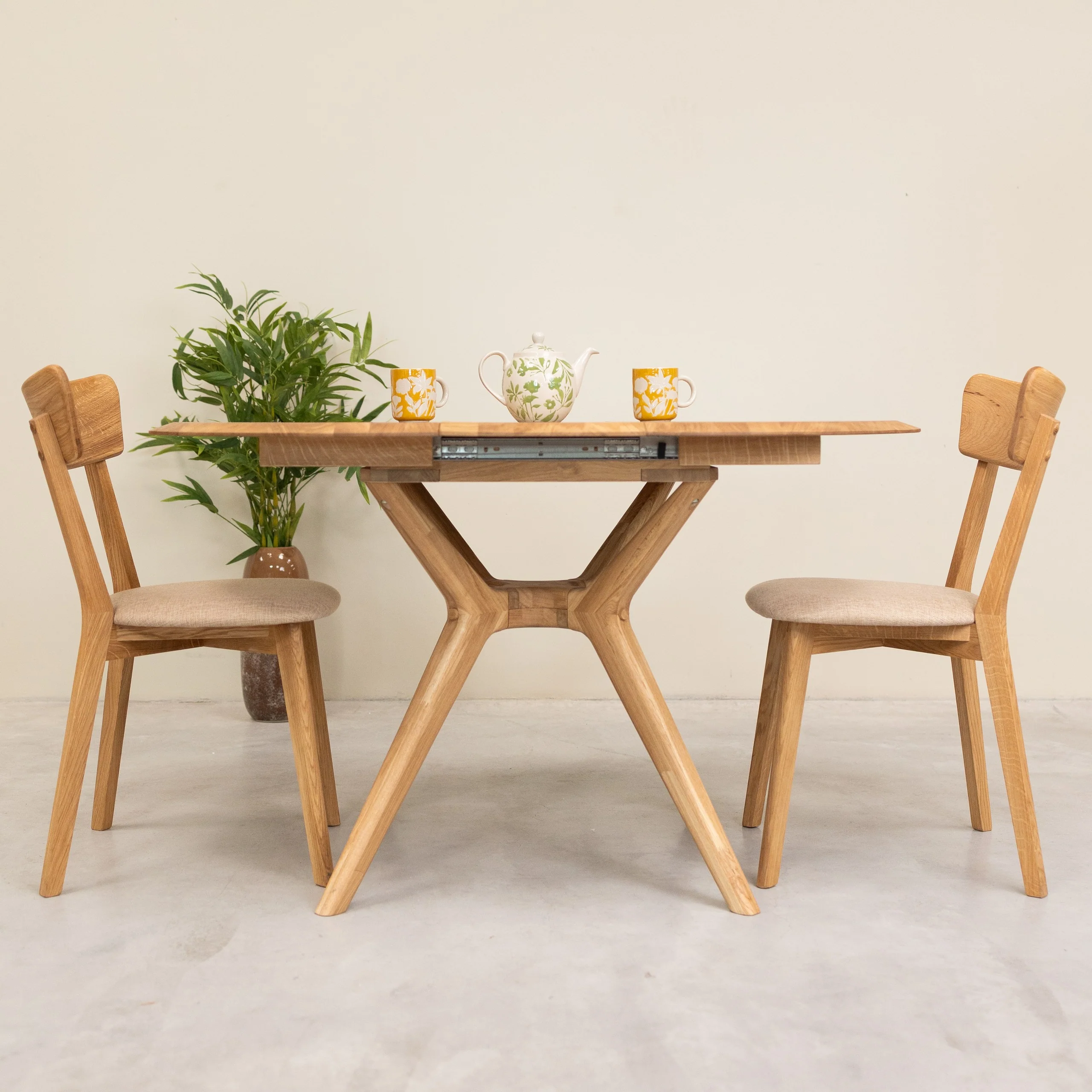 Mesa de comedor redonda y extensible de madera maciza roble Carmen | NordicStory - Image 6