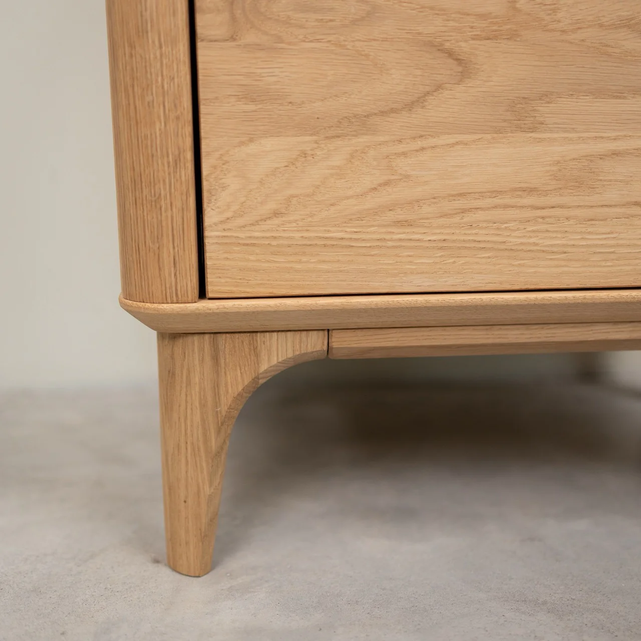 Mesa de noche de madera maciza roble Oxford 2 | NordicStory - Image 11