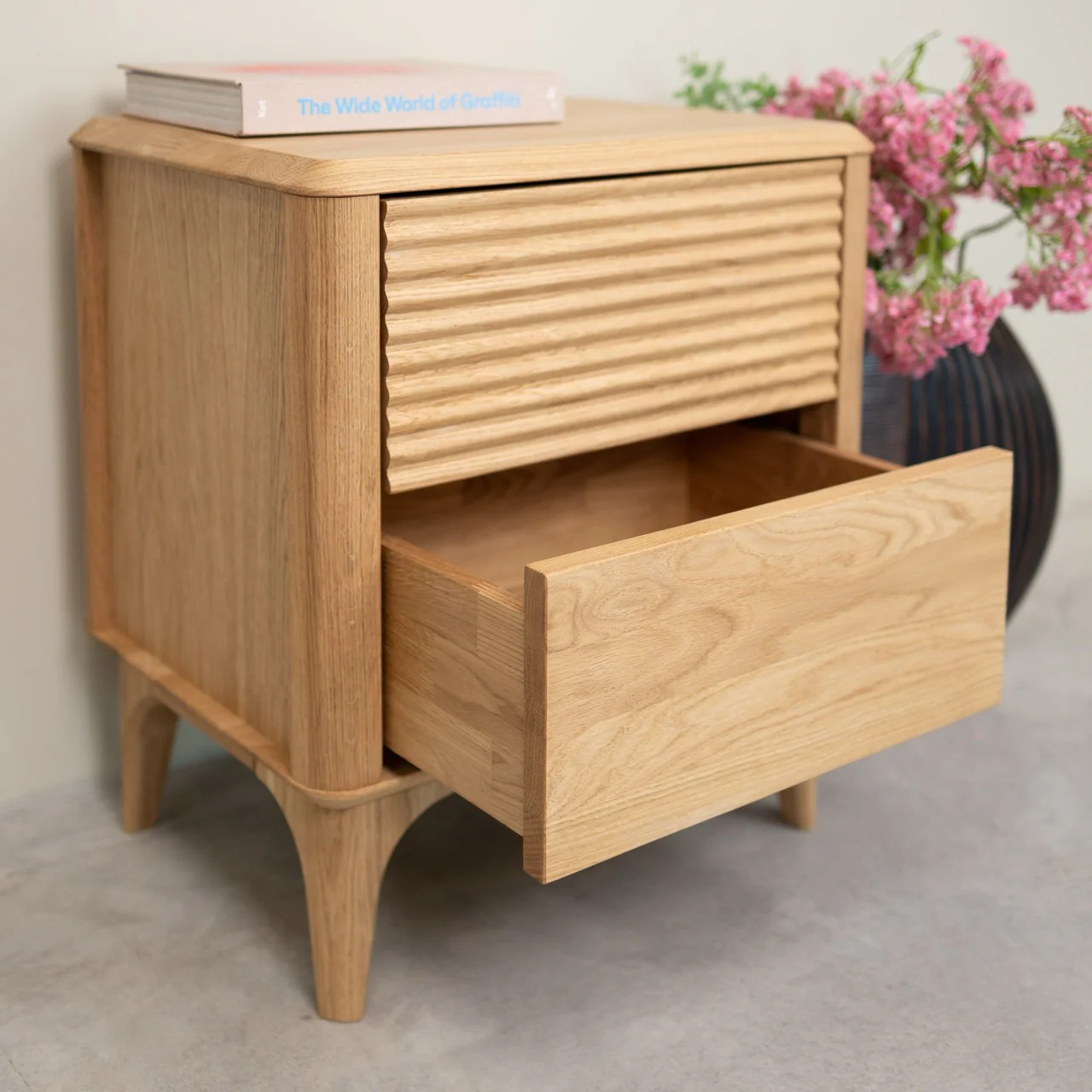 Mesa de noche de madera maciza roble Oxford 2 | NordicStory - Image 4