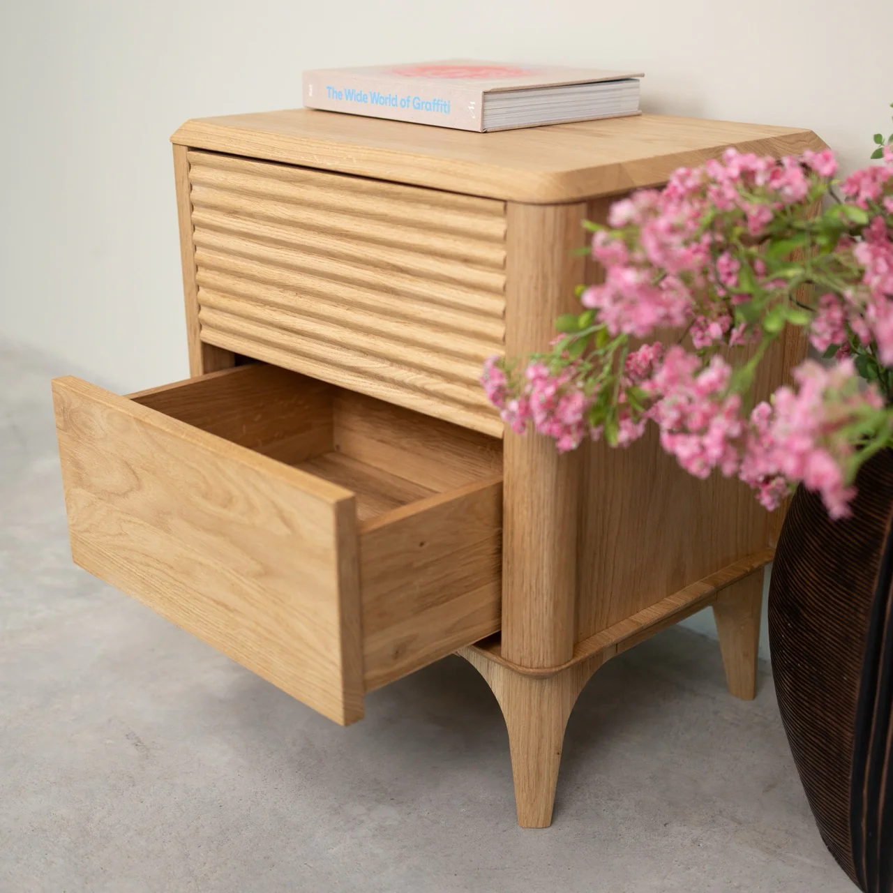 Mesa de noche de madera maciza roble Oxford 2 | NordicStory - Image 5