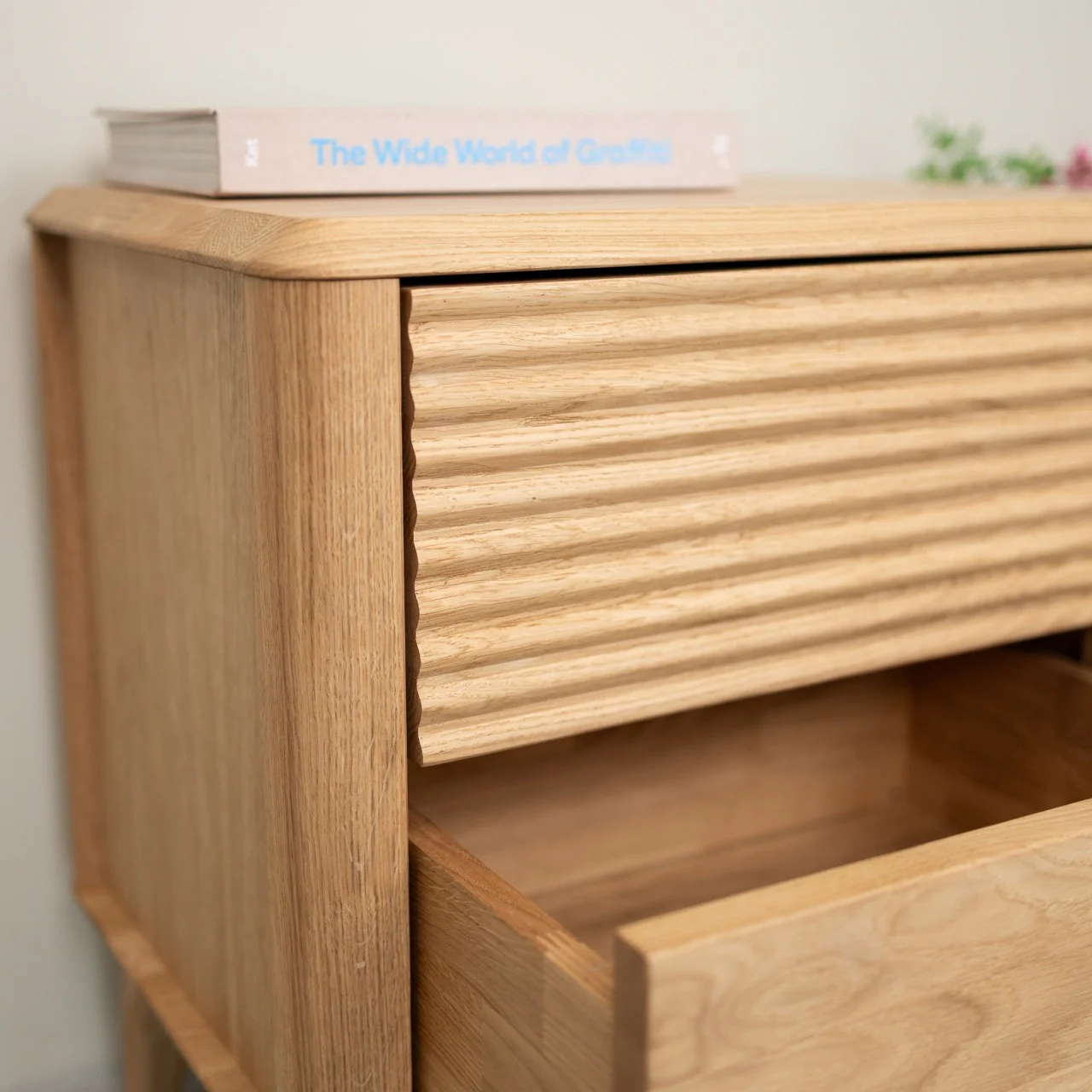 Mesa de noche de madera maciza roble Oxford 2 | NordicStory - Image 6