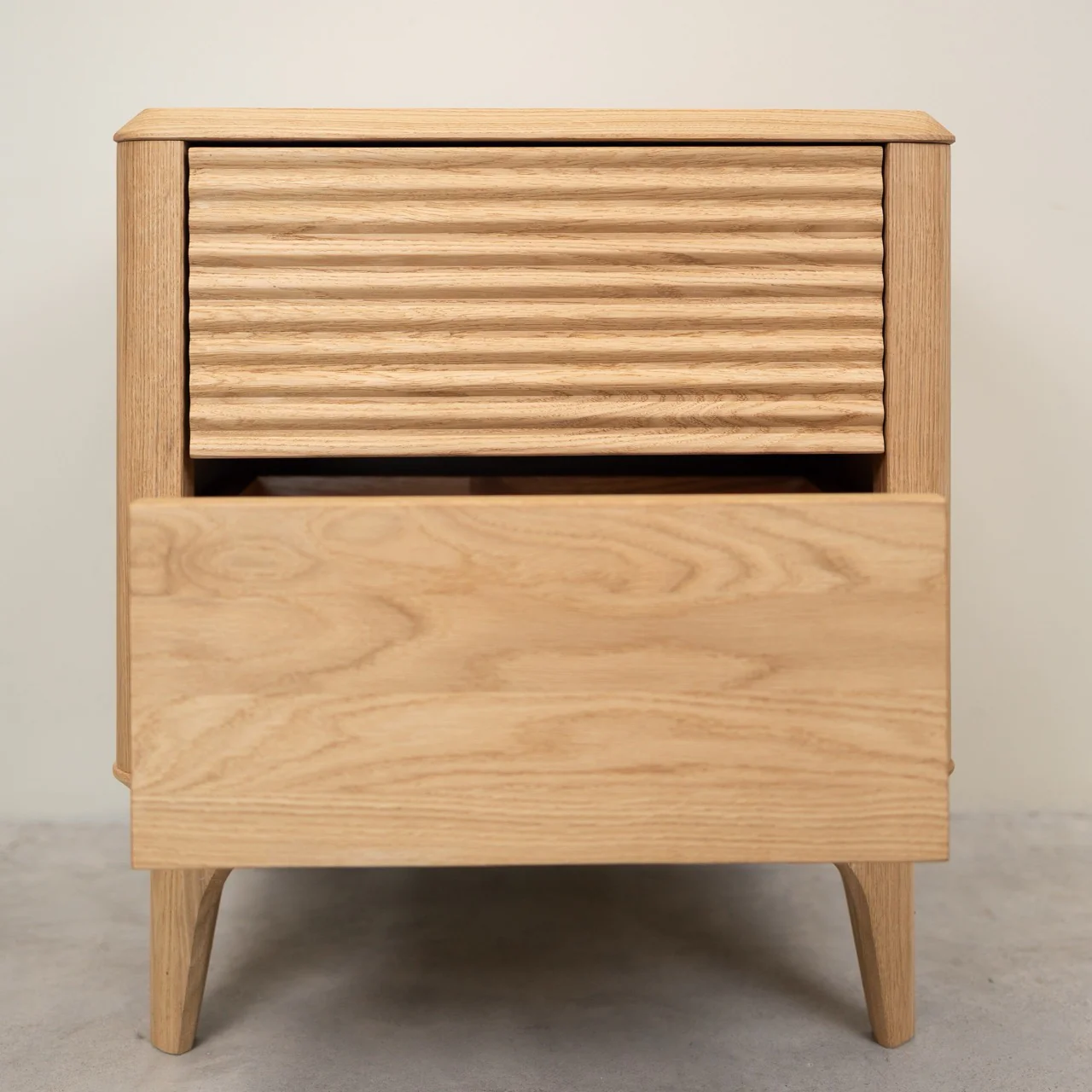 Mesa de noche de madera maciza roble Oxford 2 | NordicStory - Image 9