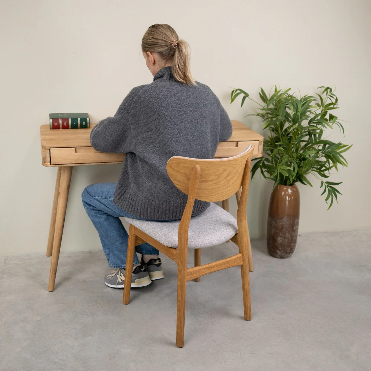 Mesa escritorio tocador de madera maciza de roble Escandi Atelier | NordicStory - Image 12