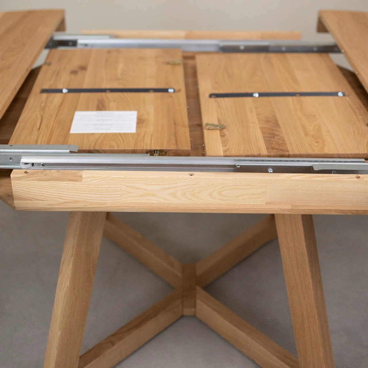 Mesa extensible de comedor de madera maciza de roble Escandi Atelier | NordicStory - Image 2