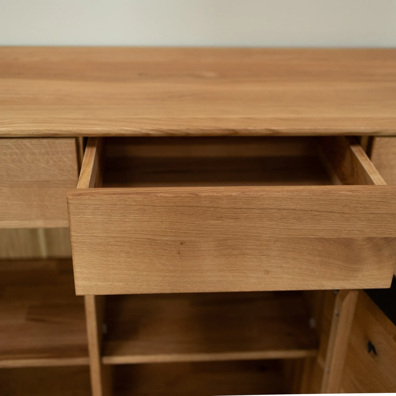 Aparador de madera maciza roble Bremen | NordicStory - Image 10