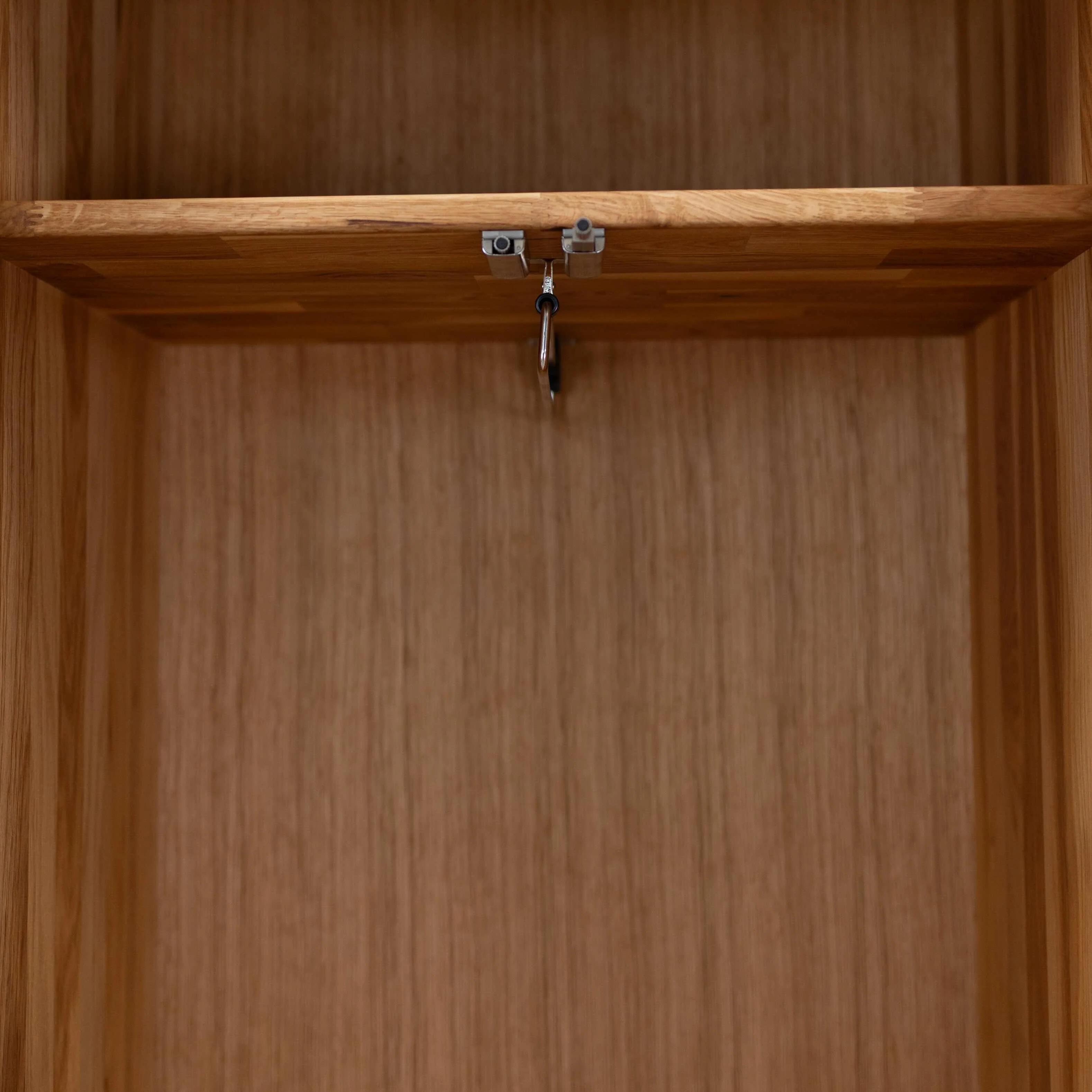 Armario de 2 puertas de madera maciza roble Geneva | NordicStory - Image 10