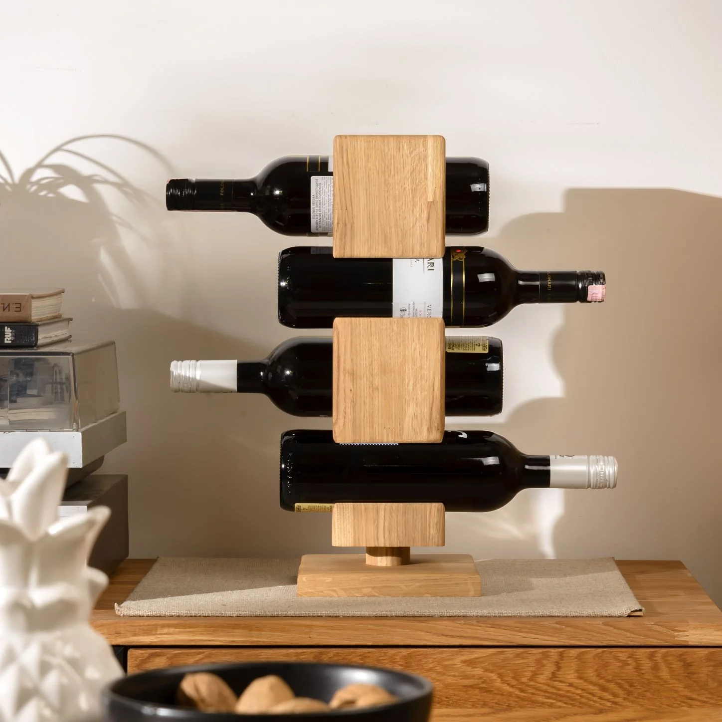 Botellero de roble Alma, puesto de vinos para 4 botellas | NordicStory - Image 6