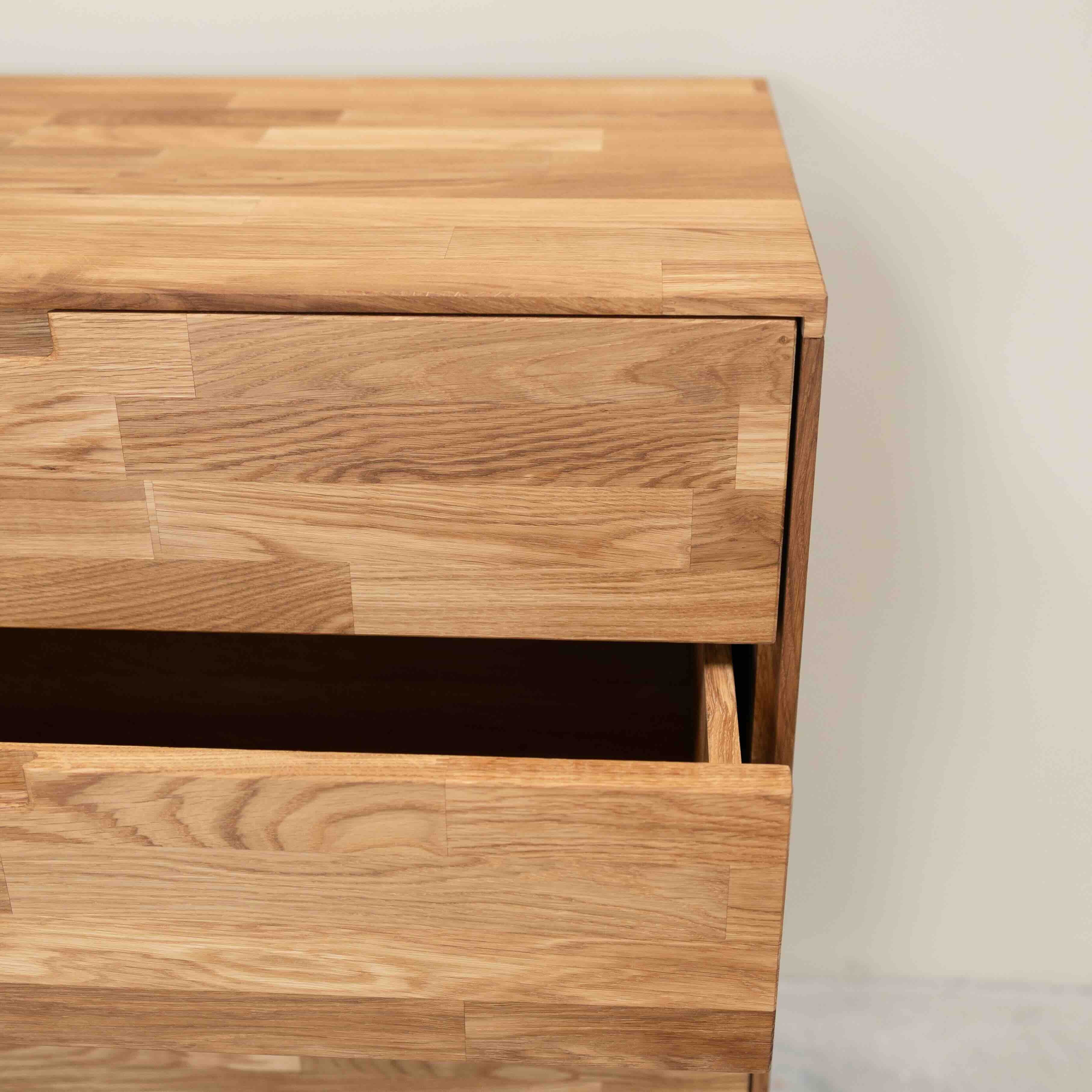 Cómoda de madera maciza de roble Escandi 1 | NordicStory - Image 7