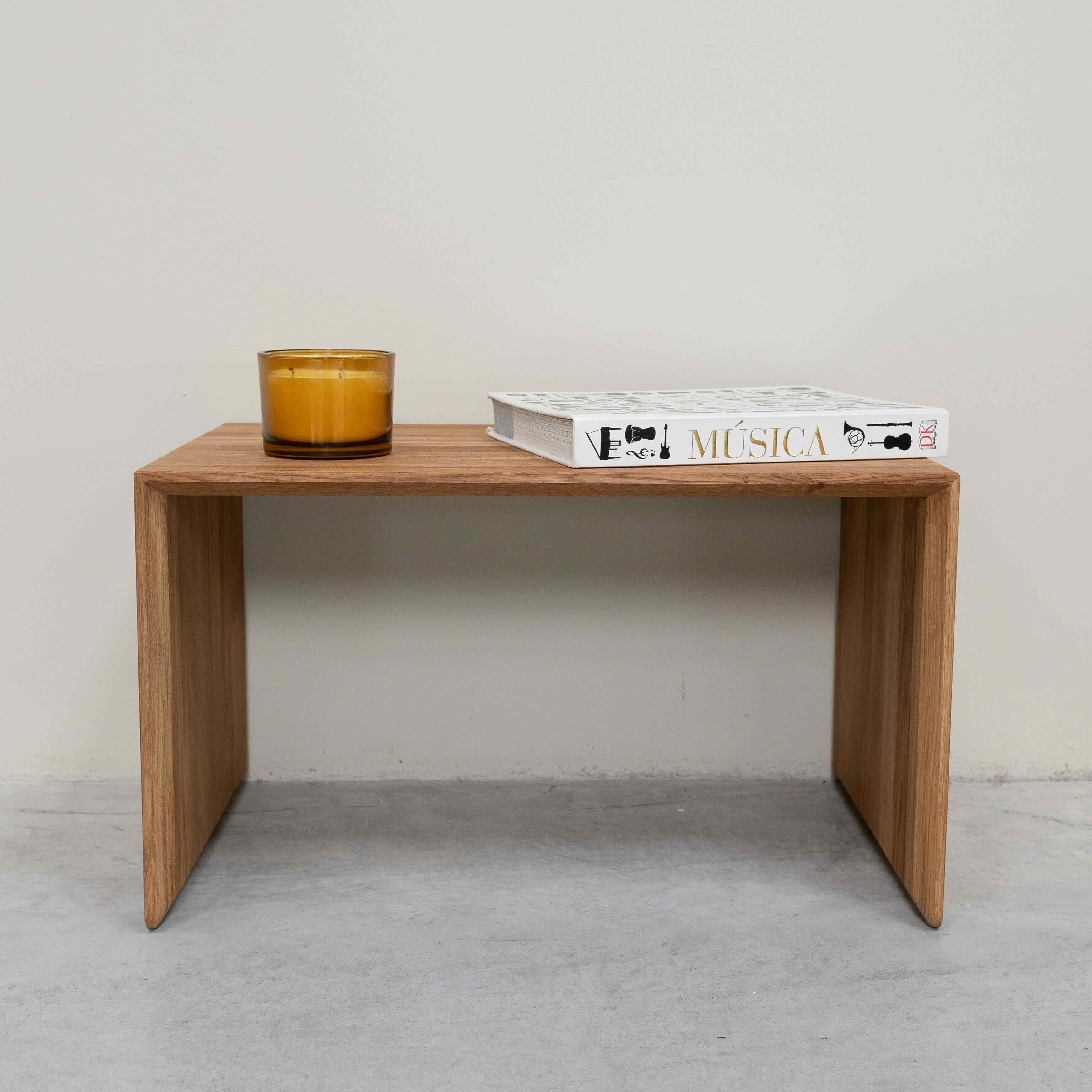Mesa lateral auxiliar de madera maciza de roble Sono 2 | NordicStory - Image 5