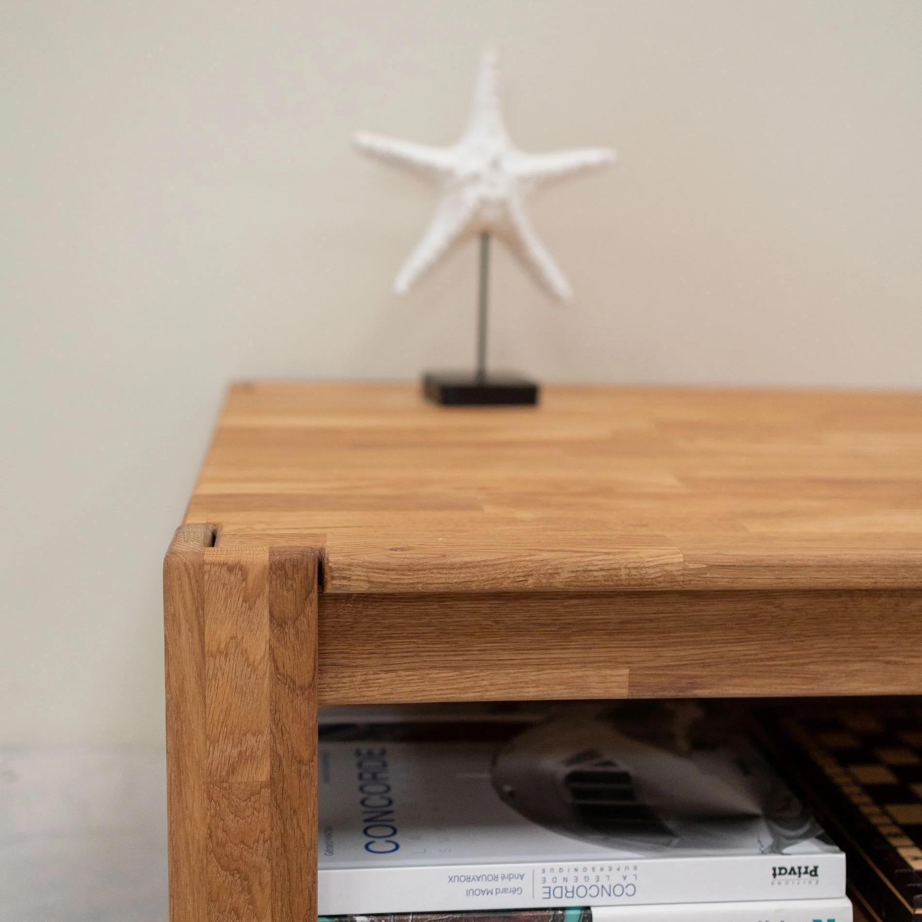 Mesa de centro de madera maciza de roble Mauritz 4 | NordicStory - Image 3