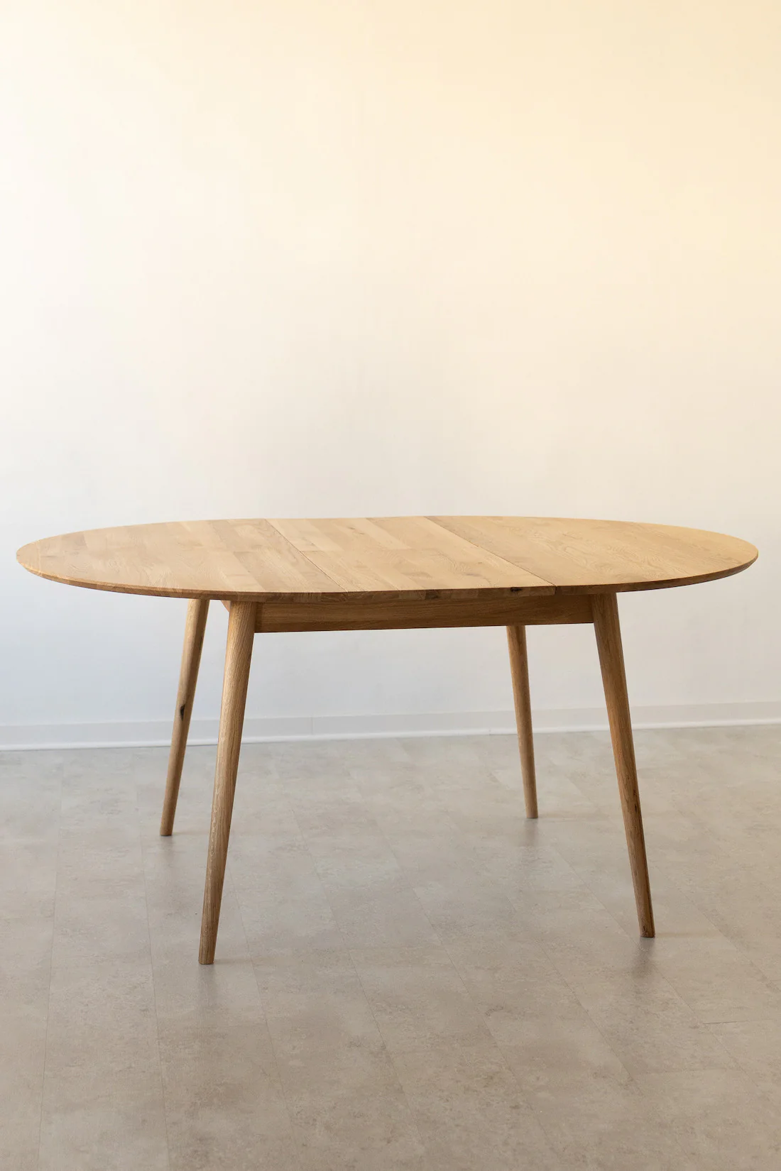 Mesa extensible de comedor de madera maciza de roble Escandi 4 | NordicStory - Image 3