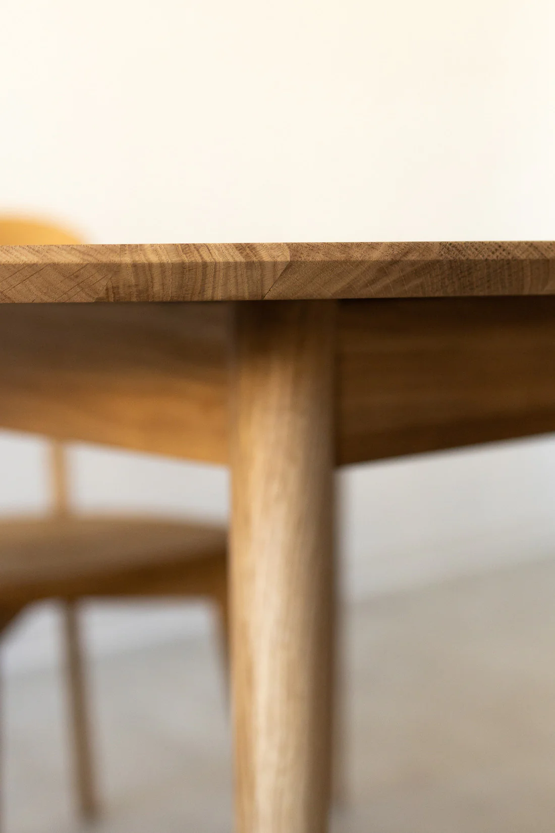 Mesa extensible de comedor de madera maciza de roble Escandi 4 | NordicStory - Image 6