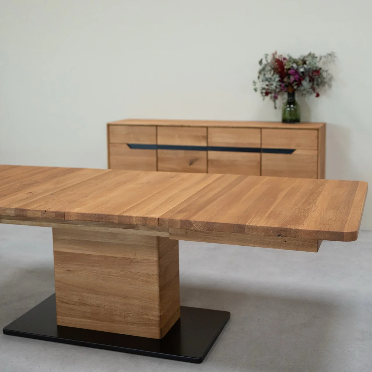 Mesa de comedor extensible de madera maciza roble Bremen | NordicStory - Image 3