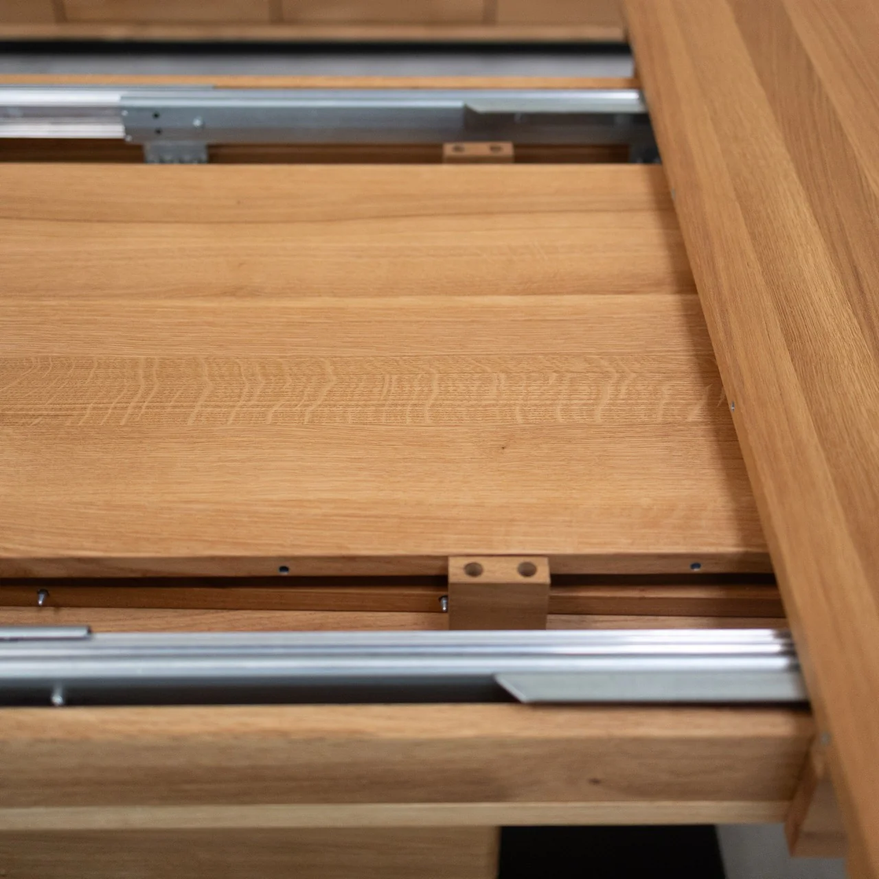Mesa de comedor extensible de madera maciza roble Bremen | NordicStory - Image 8