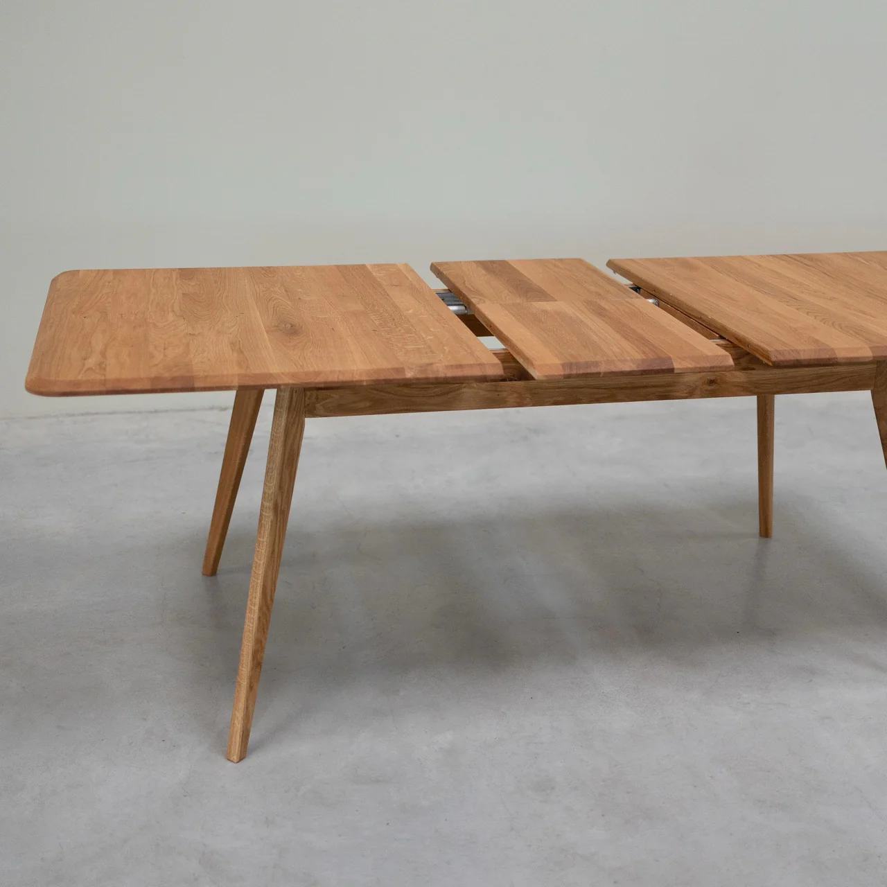 Mesa de comedor extensible de madera maciza roble Geneva | NordicStory - Image 4
