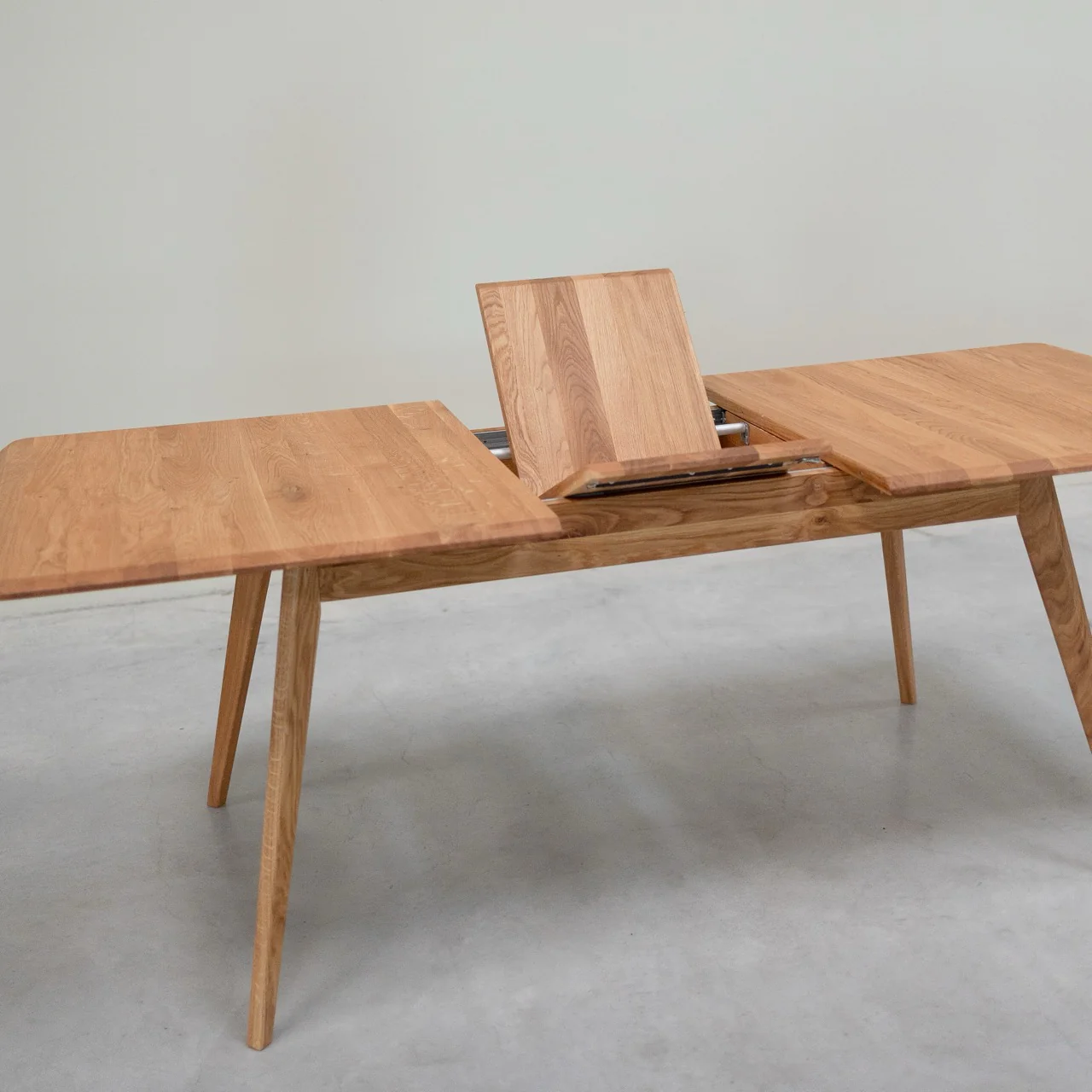 Mesa de comedor extensible de madera maciza roble Geneva | NordicStory - Image 7