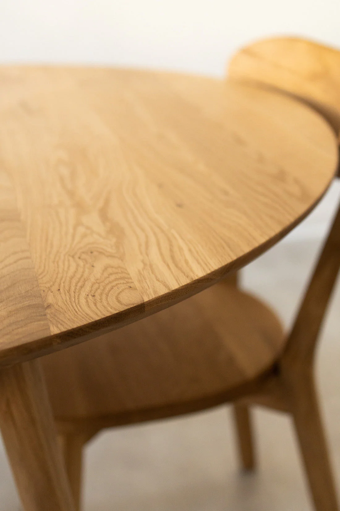 Mesa de comedor redonda y extensible de madera maciza de roble Escandi 3 | NordicStory - Image 9