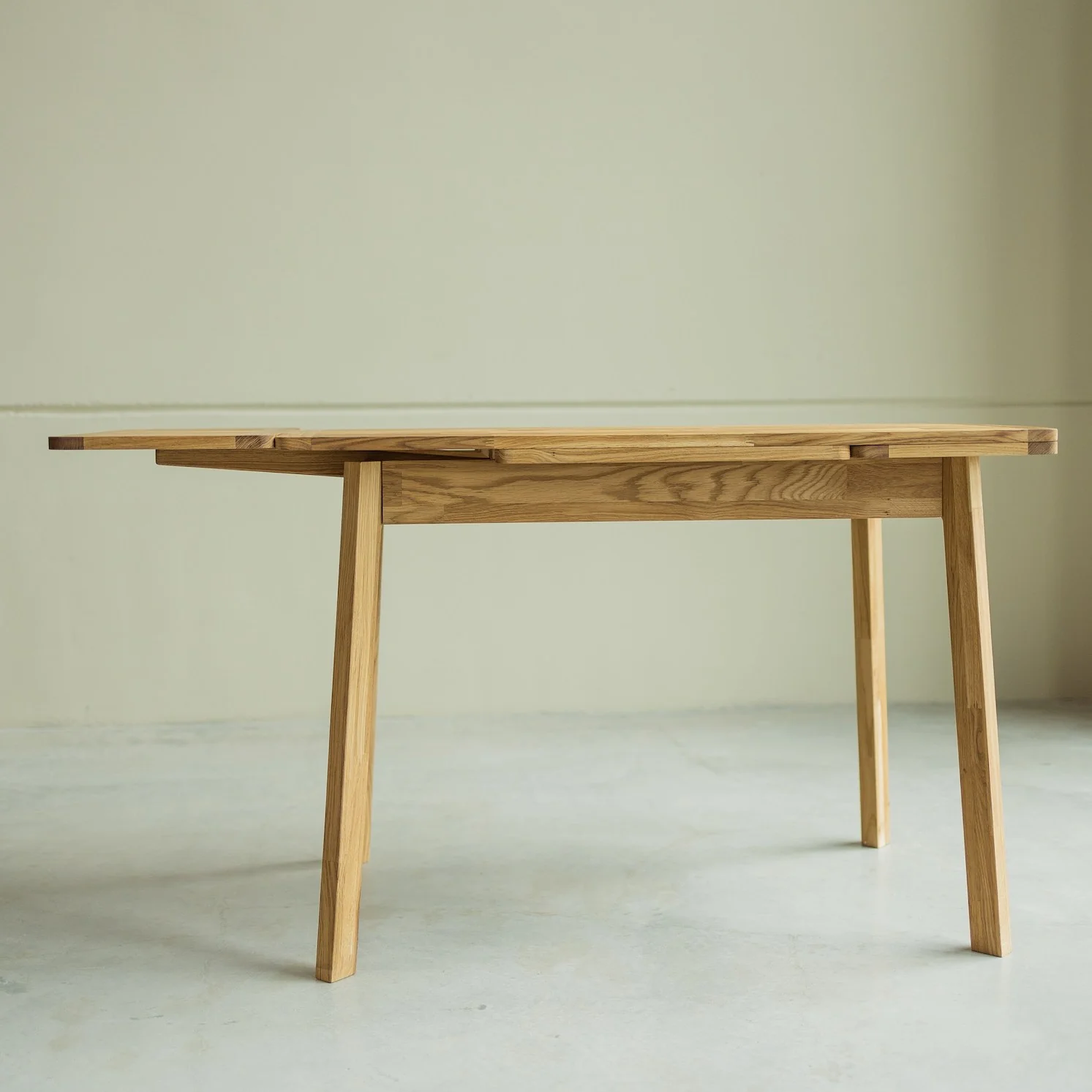 Mesa extensible de comedor de madera maciza de roble Mini 1 | NordicStory - Image 13