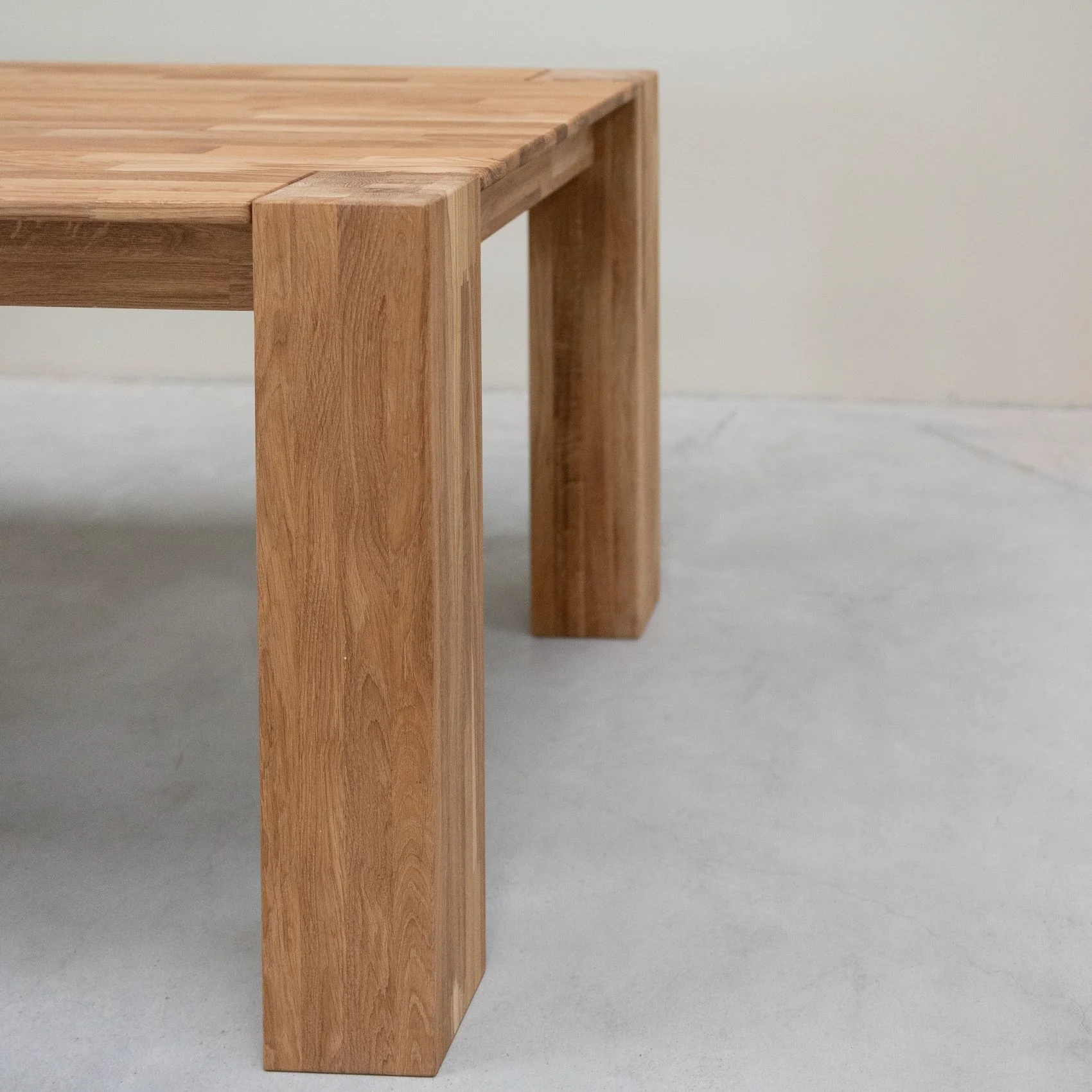 Mesa de comedor de madera maciza de roble Mauritz 3 | NordicStory - Image 3