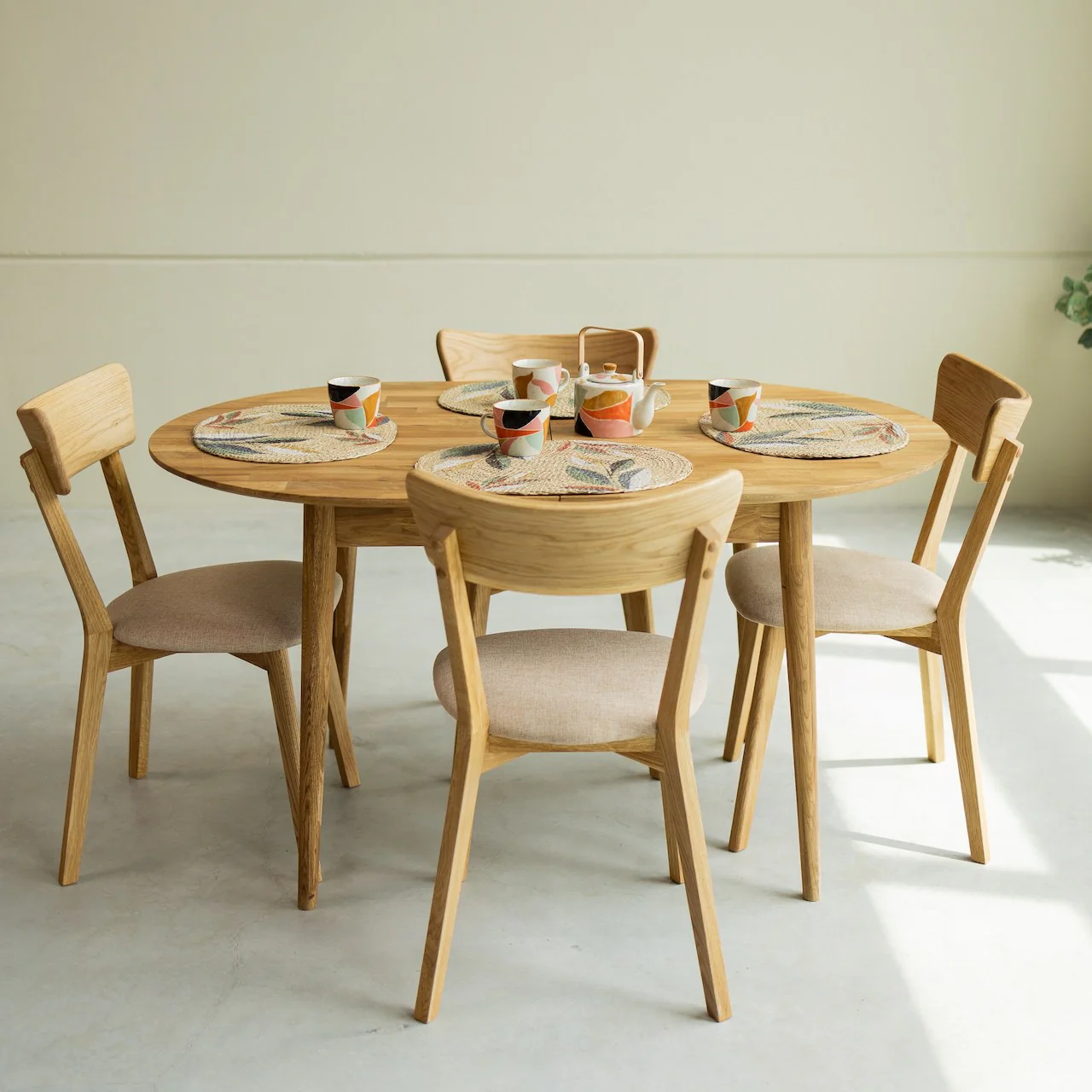 Mesa de comedor ovalada y extensible de madera maciza de roble Escandi 2 | NordicStory - Image 2