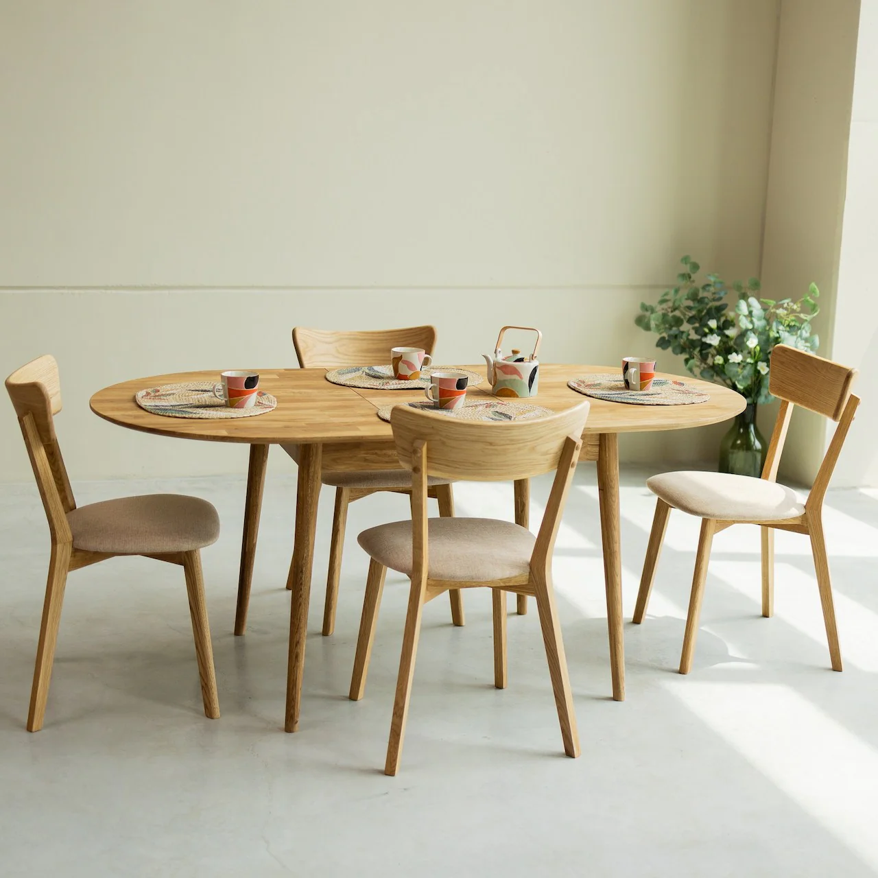 Mesa de comedor ovalada y extensible de madera maciza de roble Escandi 2 | NordicStory - Image 4