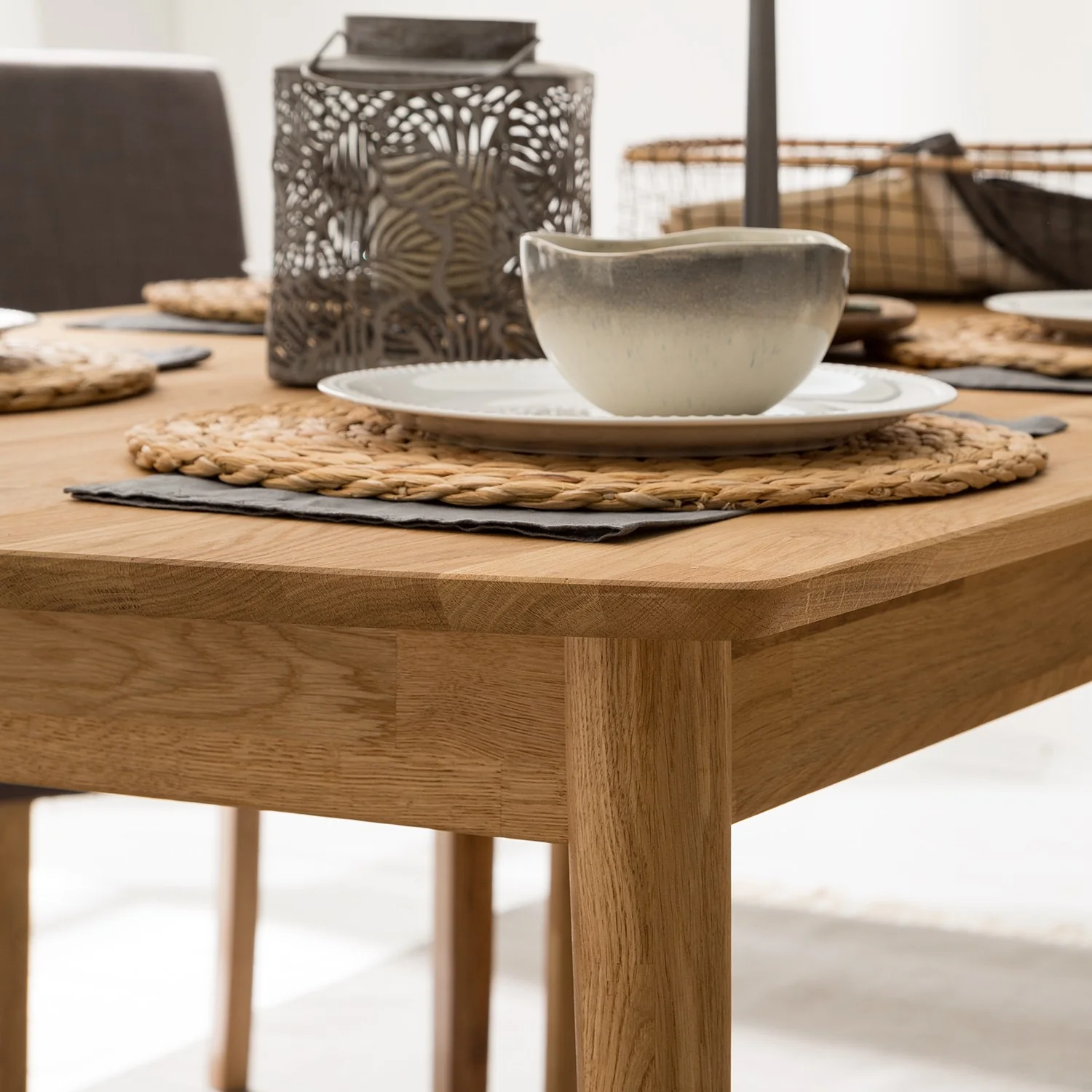 Mesa de comedor rectangular y extensible de madera maciza de roble Escandi | NordicStory - Image 4