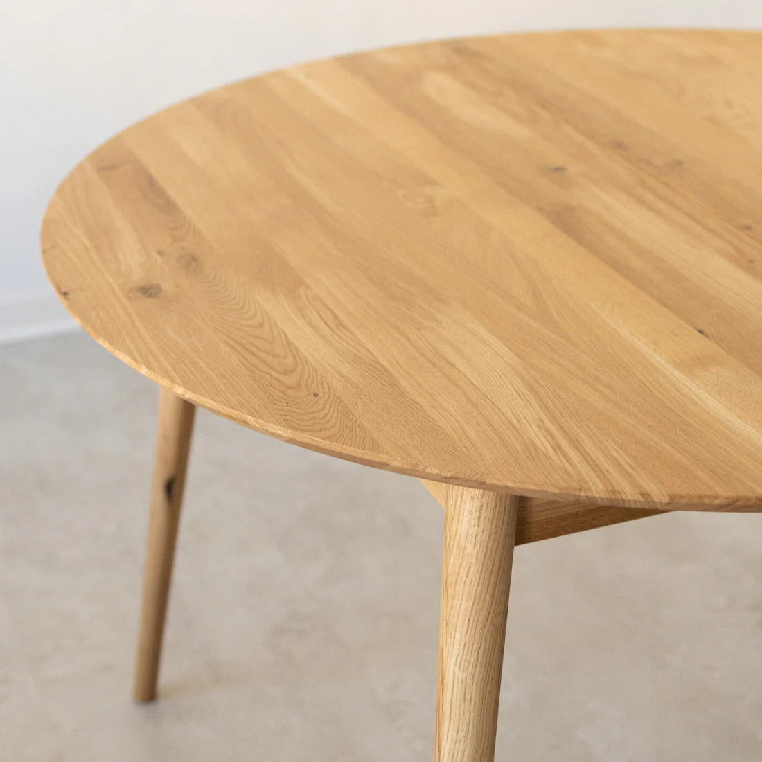 Mesa de comedor redonda y extensible de madera maciza de roble Escandi 5 | NordicStory - Image 19
