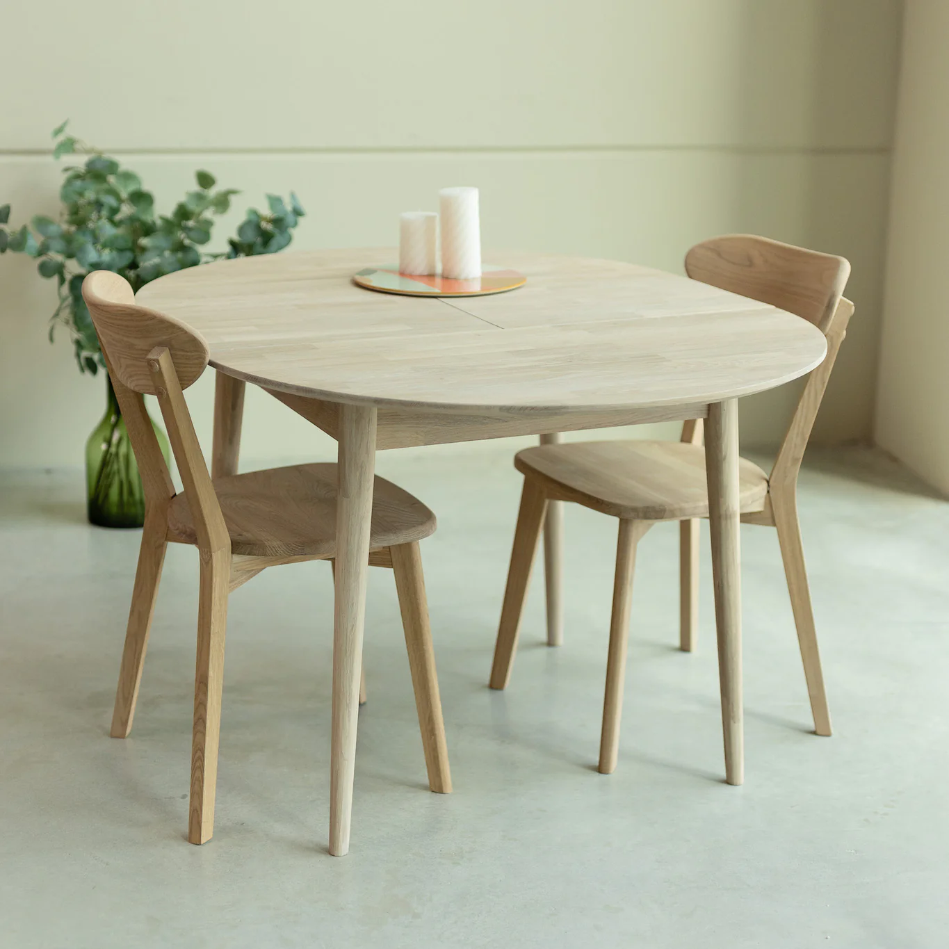 Mesa de comedor redonda y extensible de madera maciza de roble Escandi 5 | NordicStory - Image 4