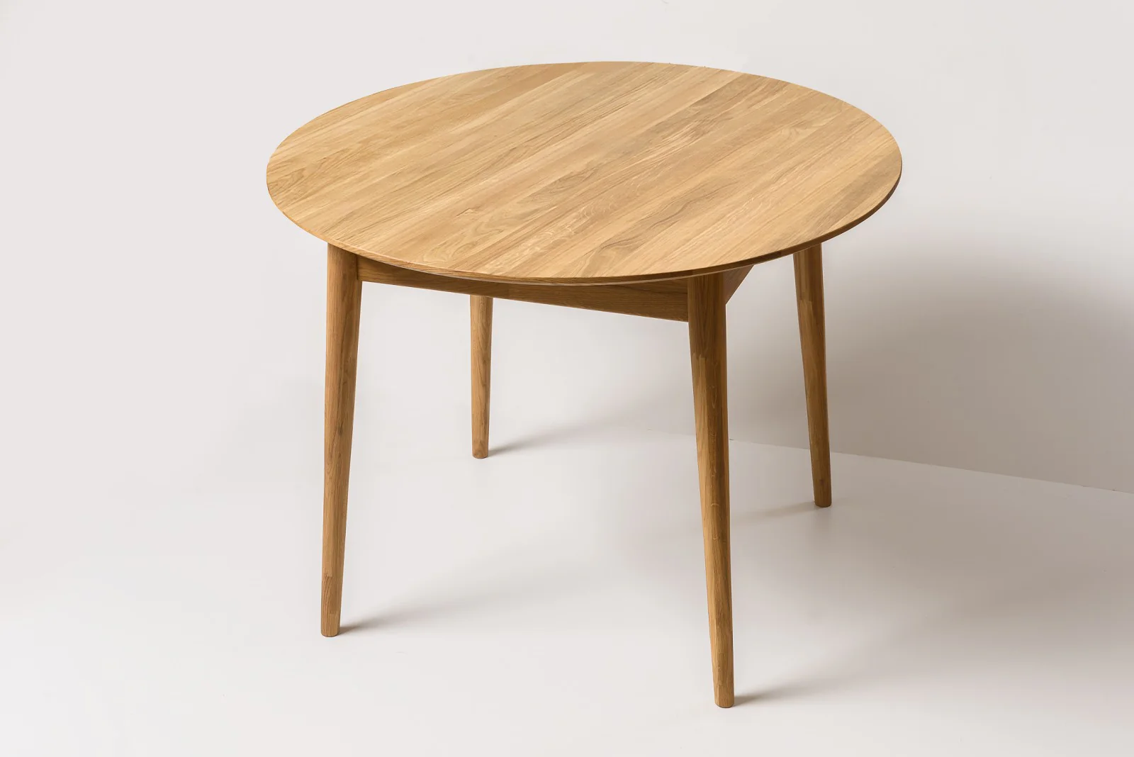 Mesa de comedor redonda y extensible de madera maciza de roble Escandi 6 | NordicStory - Image 10
