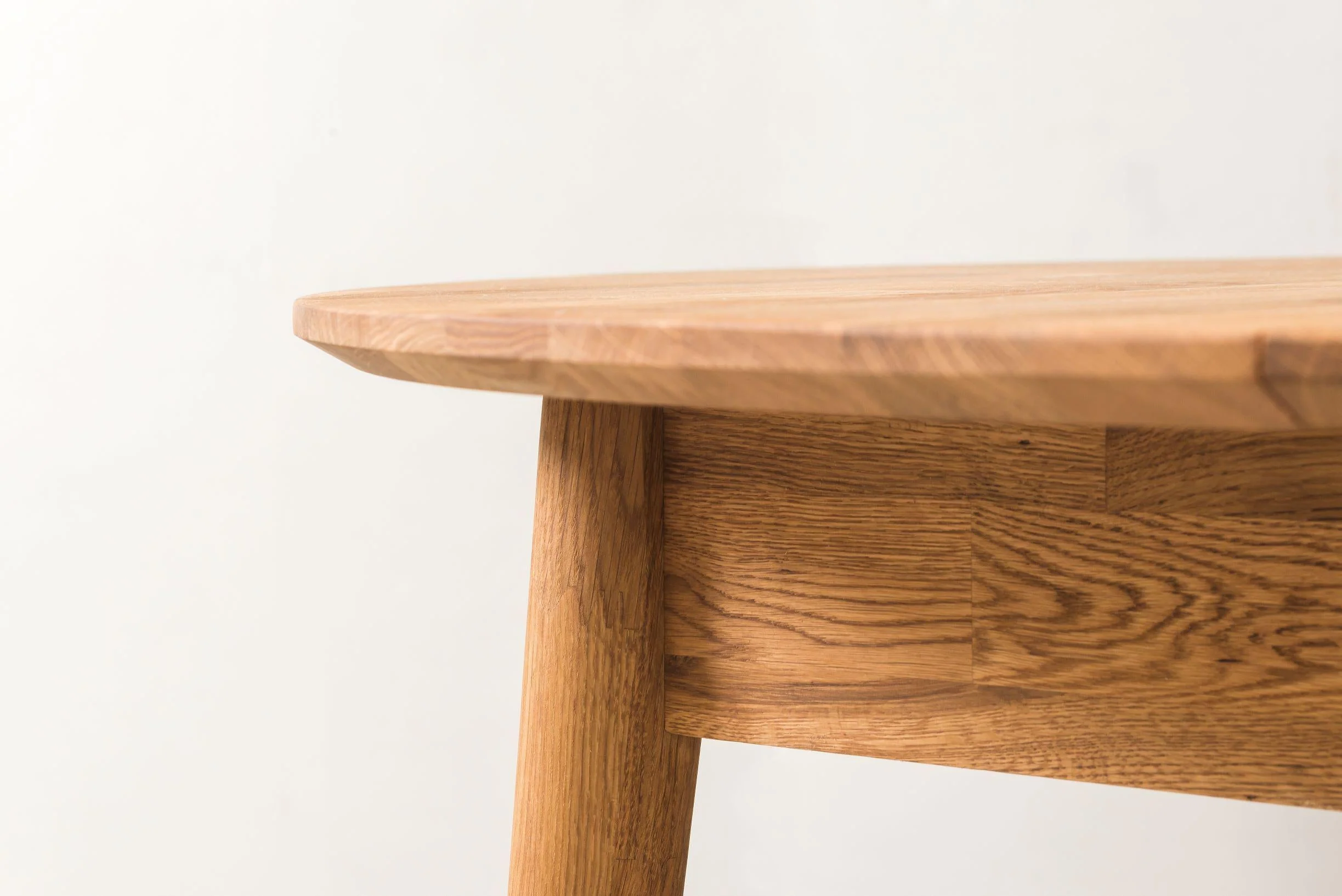 Mesa de comedor redonda y extensible de madera maciza de roble Escandi 6 | NordicStory - Image 9