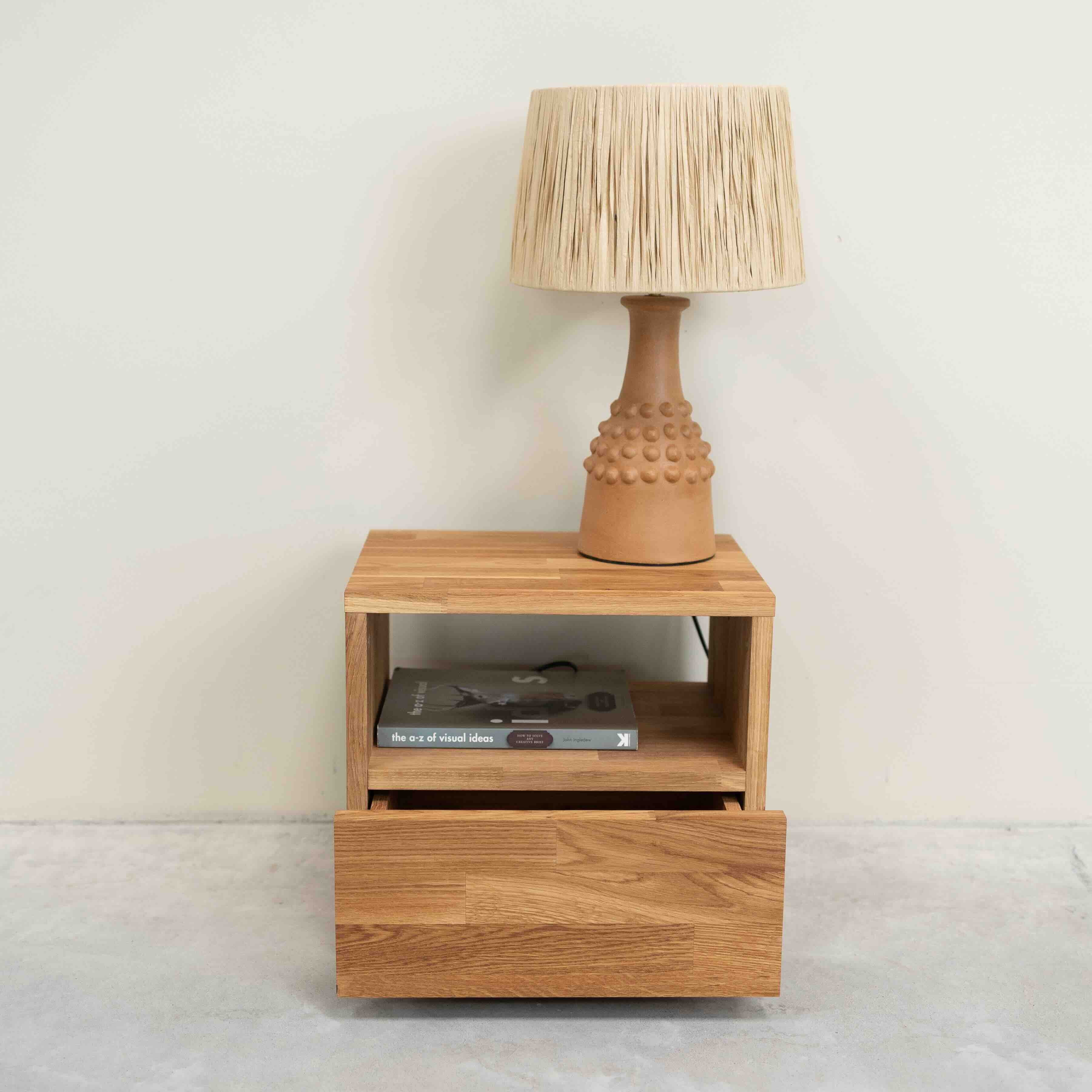 Mesita de noche de madera maciza de roble Denmark | NordicStory - Image 8