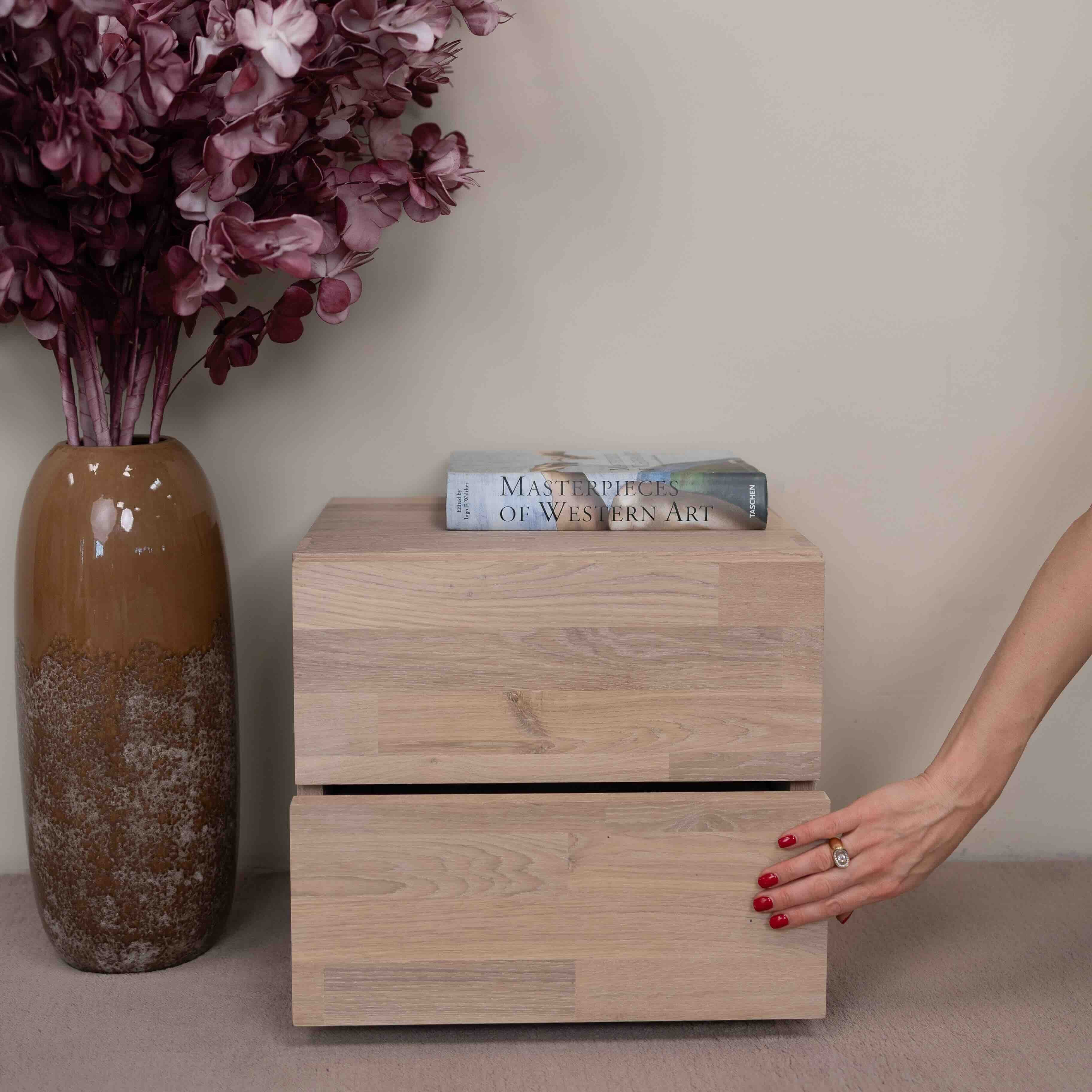 Mesita de noche de madera maciza de roble Denmark 2 | NordicStory - Image 10