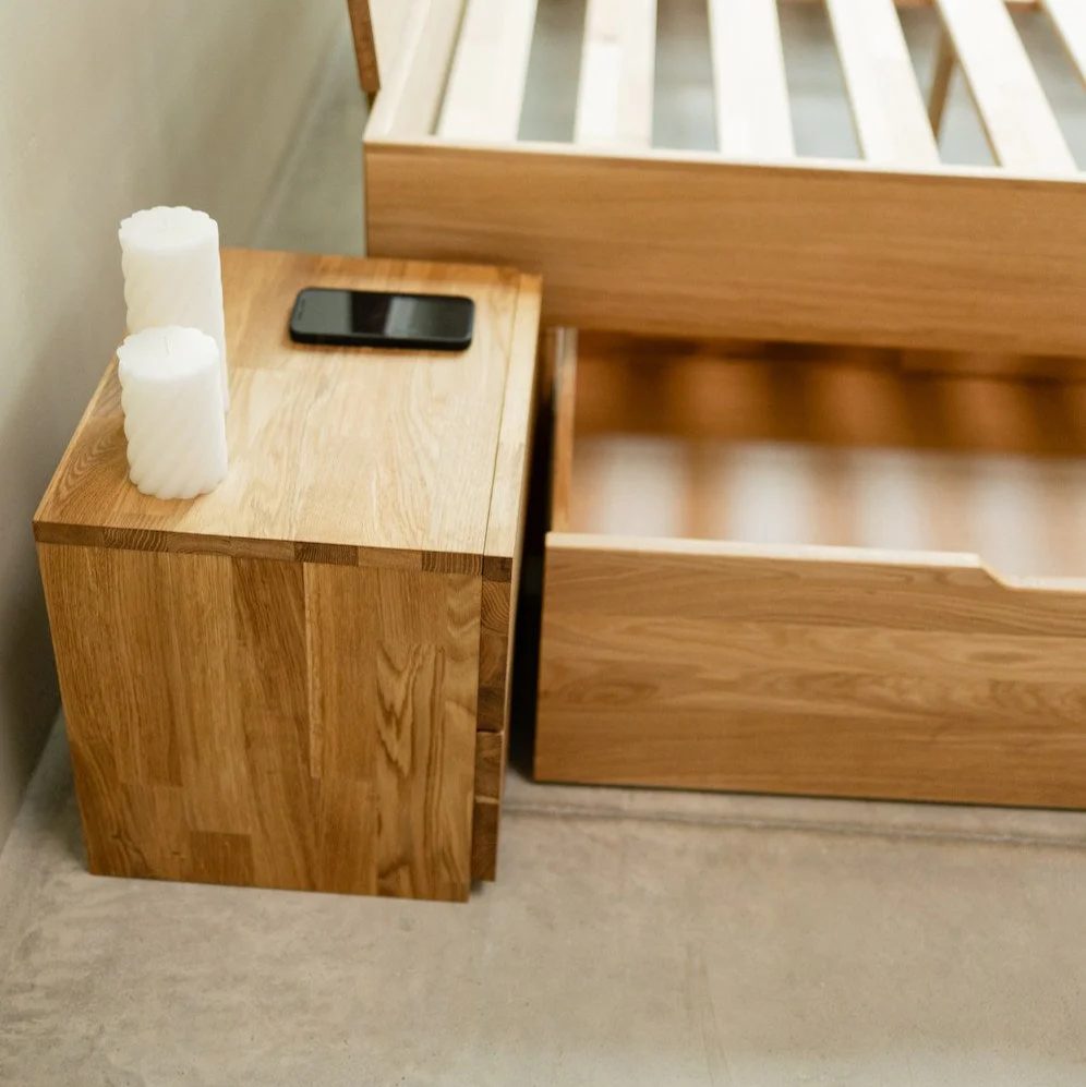 Mesita de noche de madera maciza de roble Denmark 2 | NordicStory - Image 13