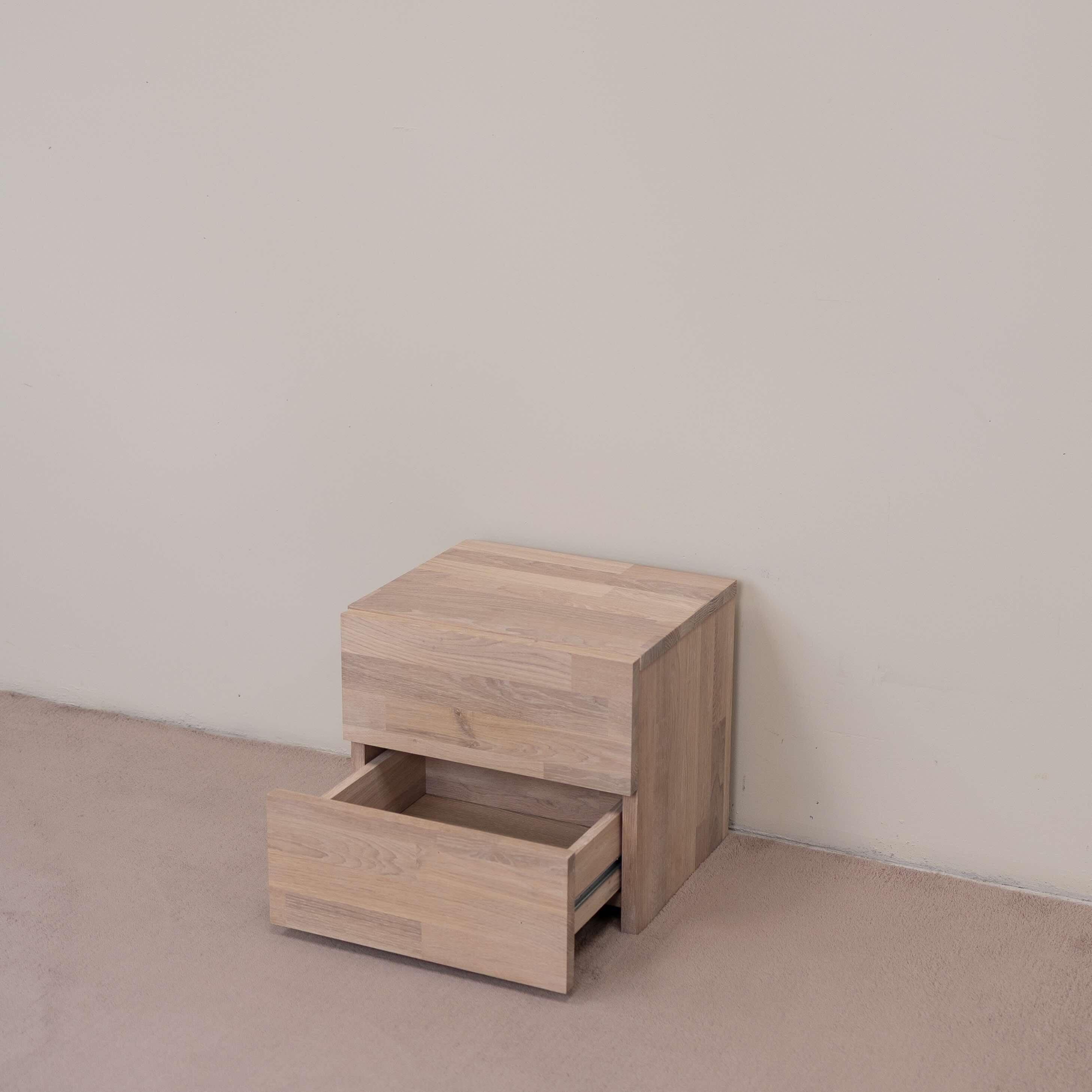 Mesita de noche de madera maciza de roble Denmark 2 | NordicStory - Image 9