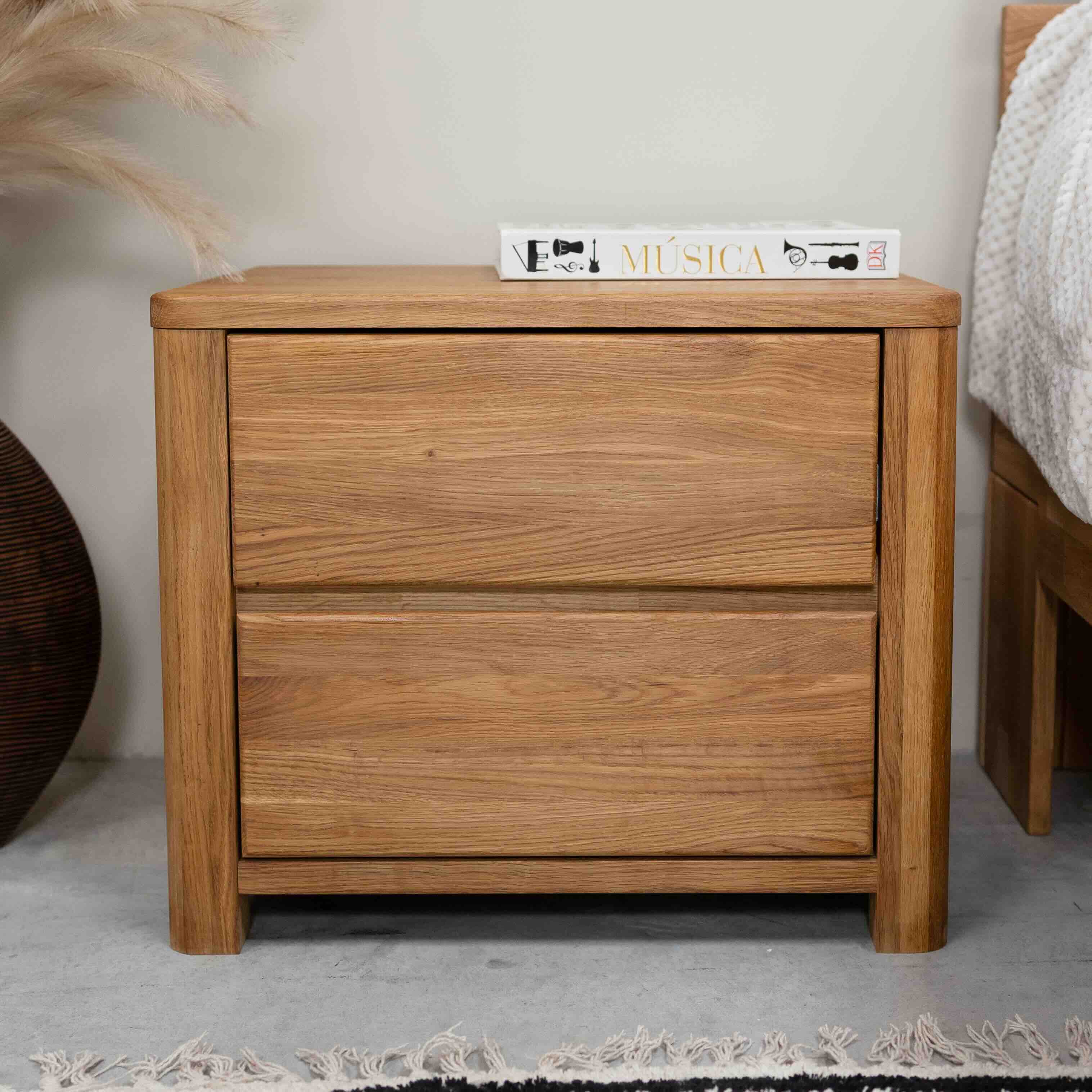 Mesa de noche de madera maciza de roble Elsa | NordicStory - Image 4