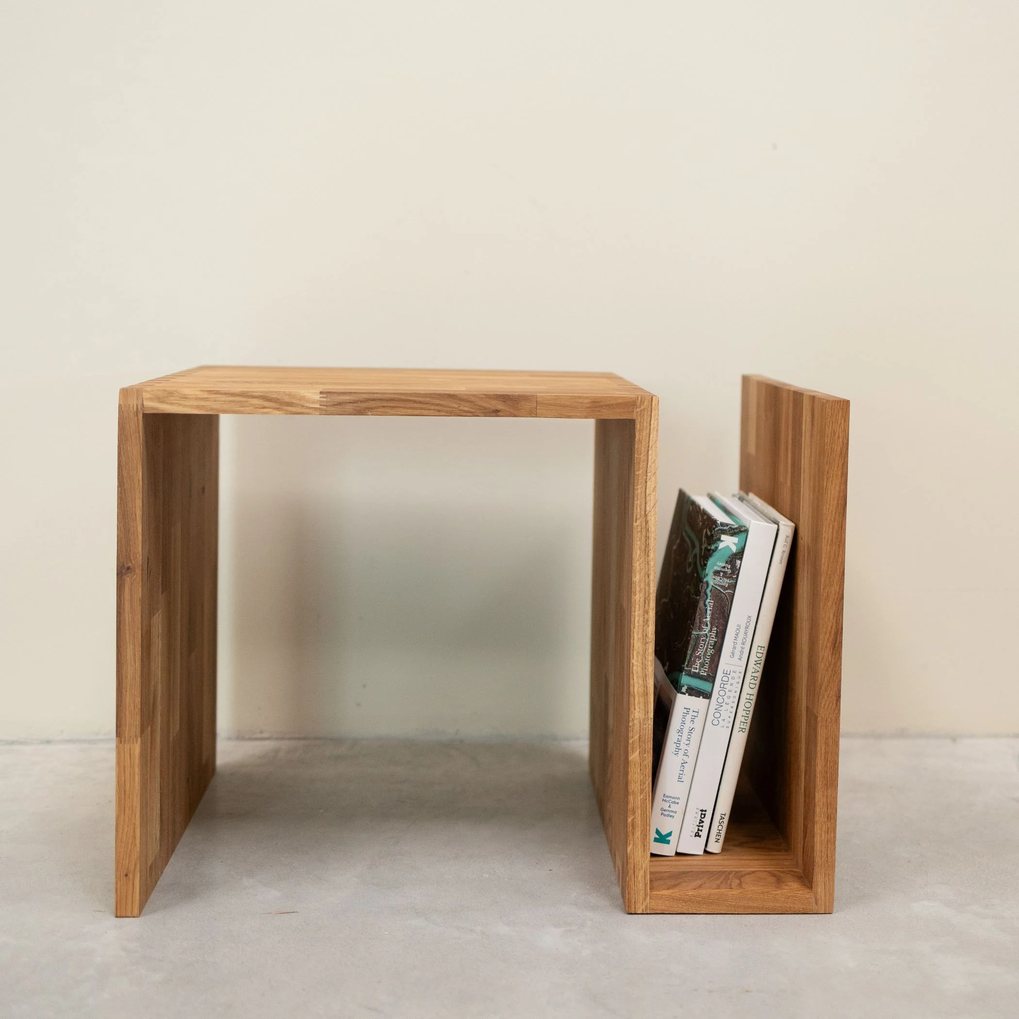 Mesa auxiliar de madera maciza de roble Sofi | NordicStory - Image 10