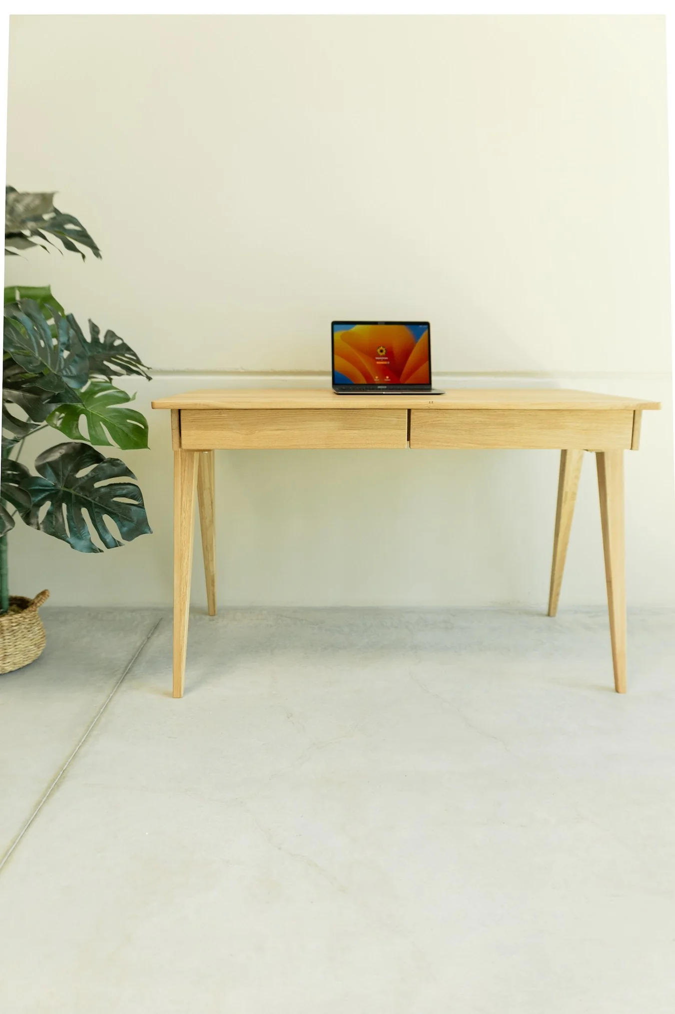 Mesa escritorio de madera maciza de roble Berg | NordicStory - Image 7