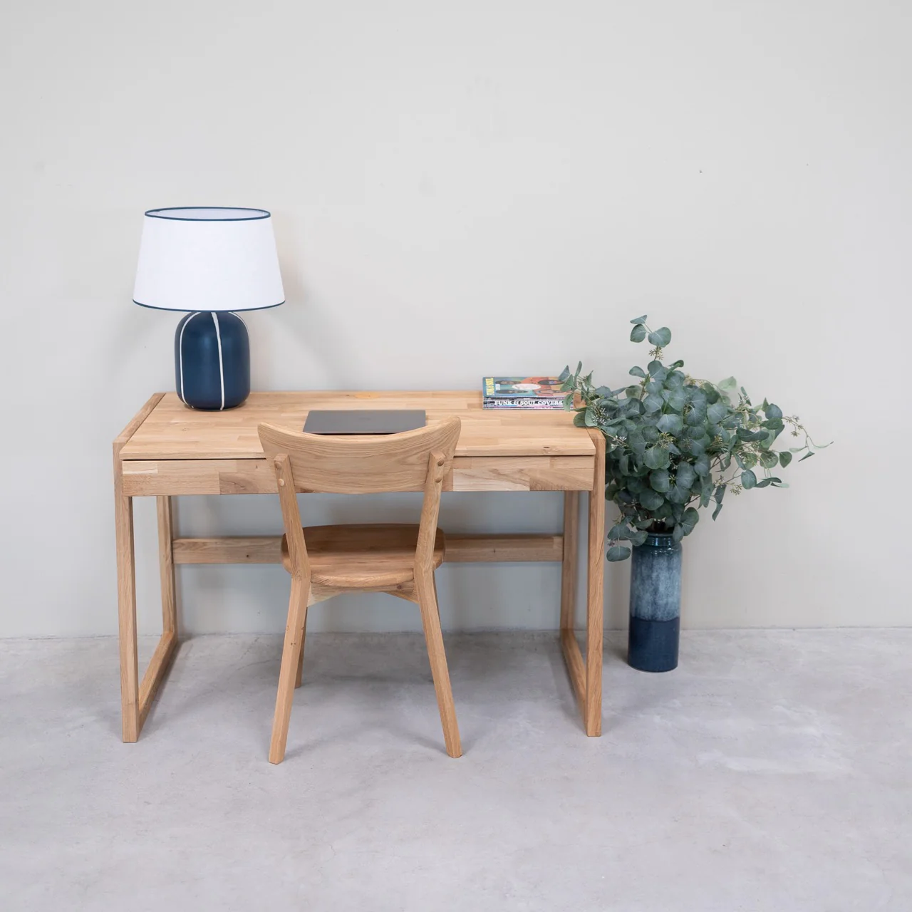 Mesa escritorio de madera maciza de roble Eric | NordicStory - Image 10